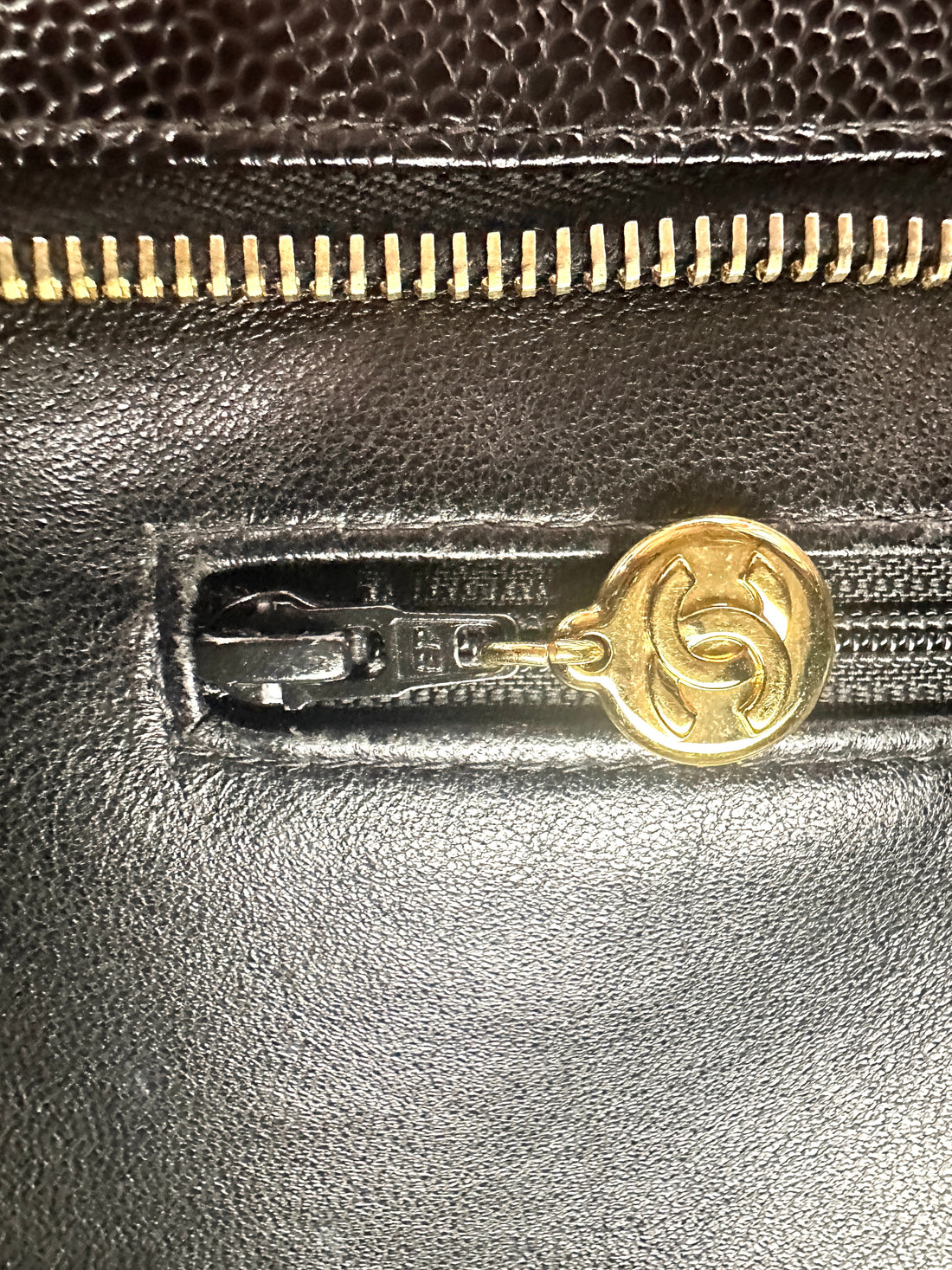 Chanel Medallion Black Quilted Leather Small Size Tote Handle Bag(71***28) CC2008