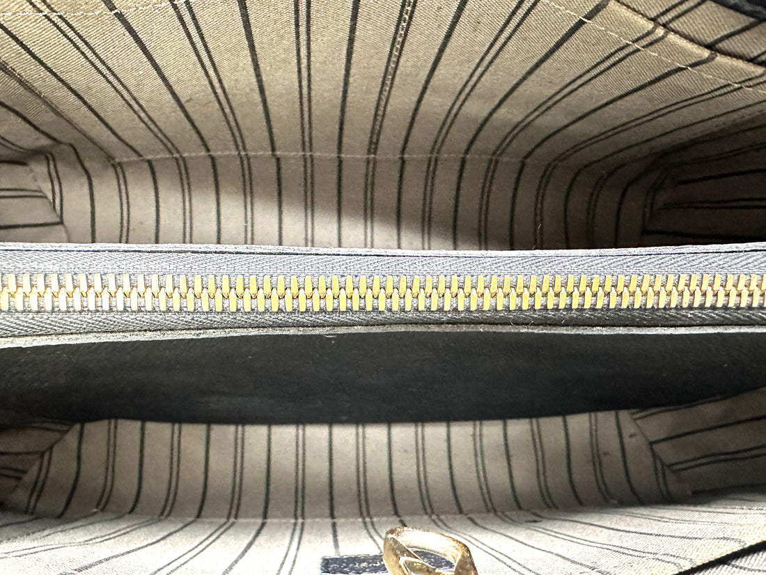 Louis Vuitton Montaigne Black Monogram Empreinte Handle Bag LV2817
