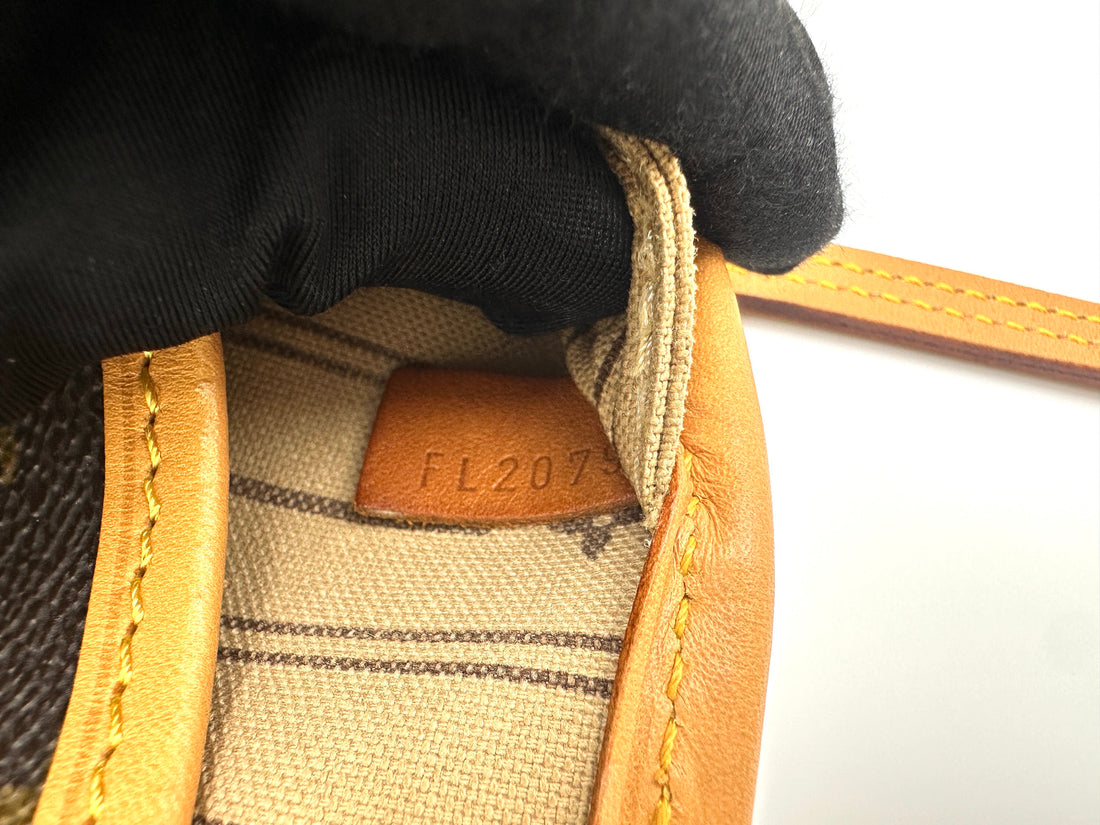 Louis Vuitton Neverfull MM Monogram Canvas Handle Bag LV2820