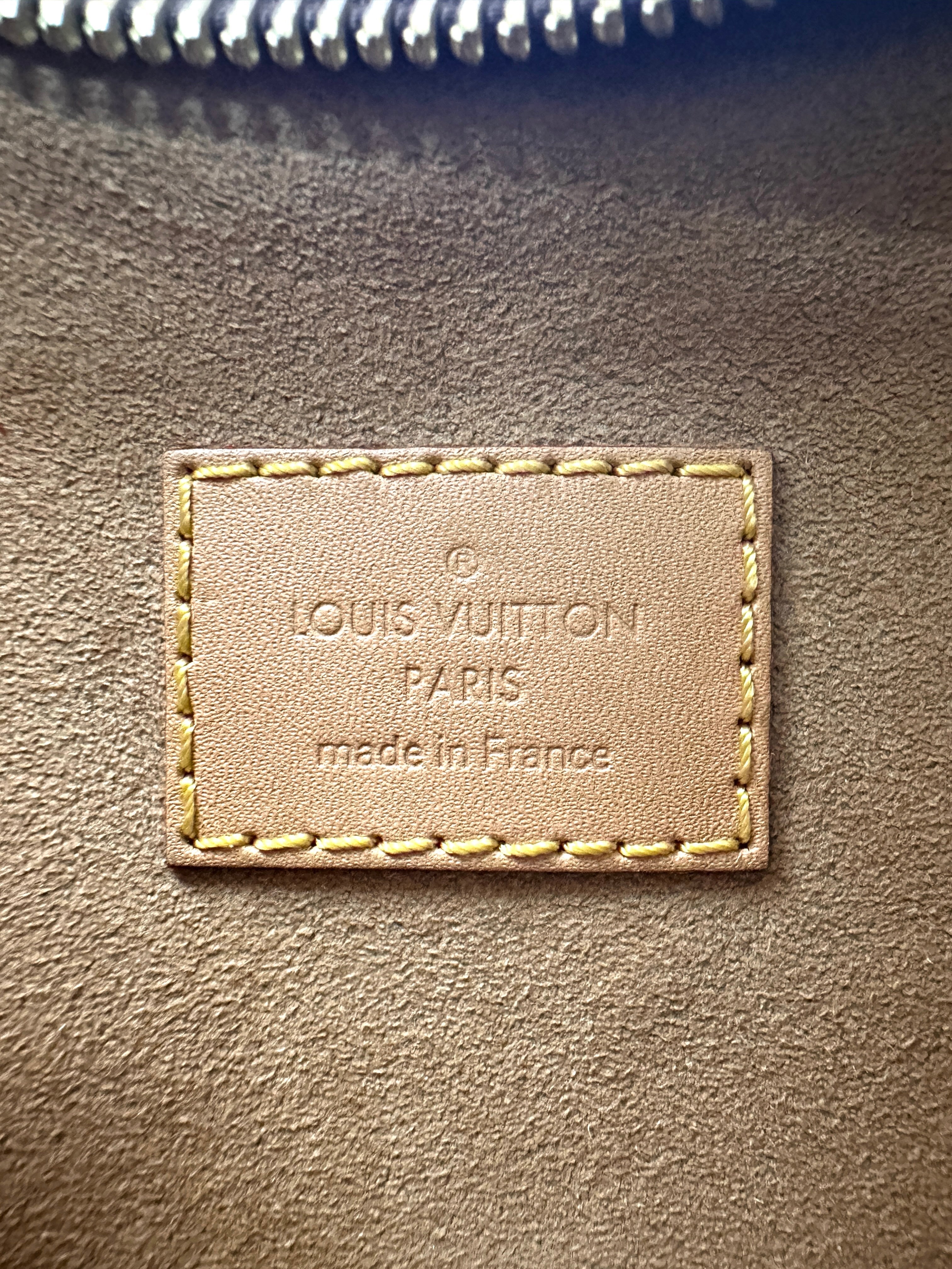 Louis Vuitton Loop Monogram Canvas Shoulder Bag LV2819