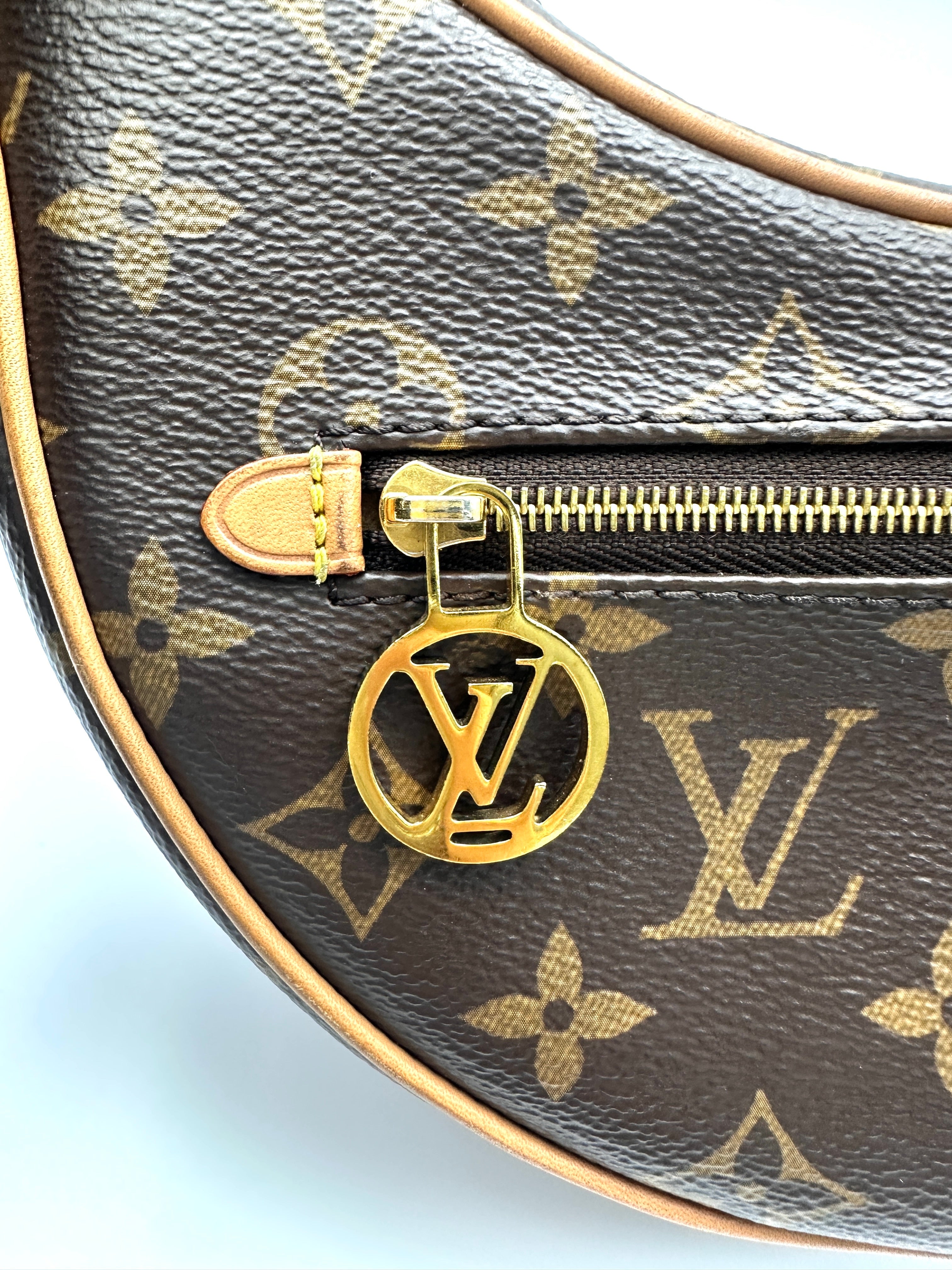 Louis Vuitton Loop Monogram Canvas Shoulder Bag LV2825