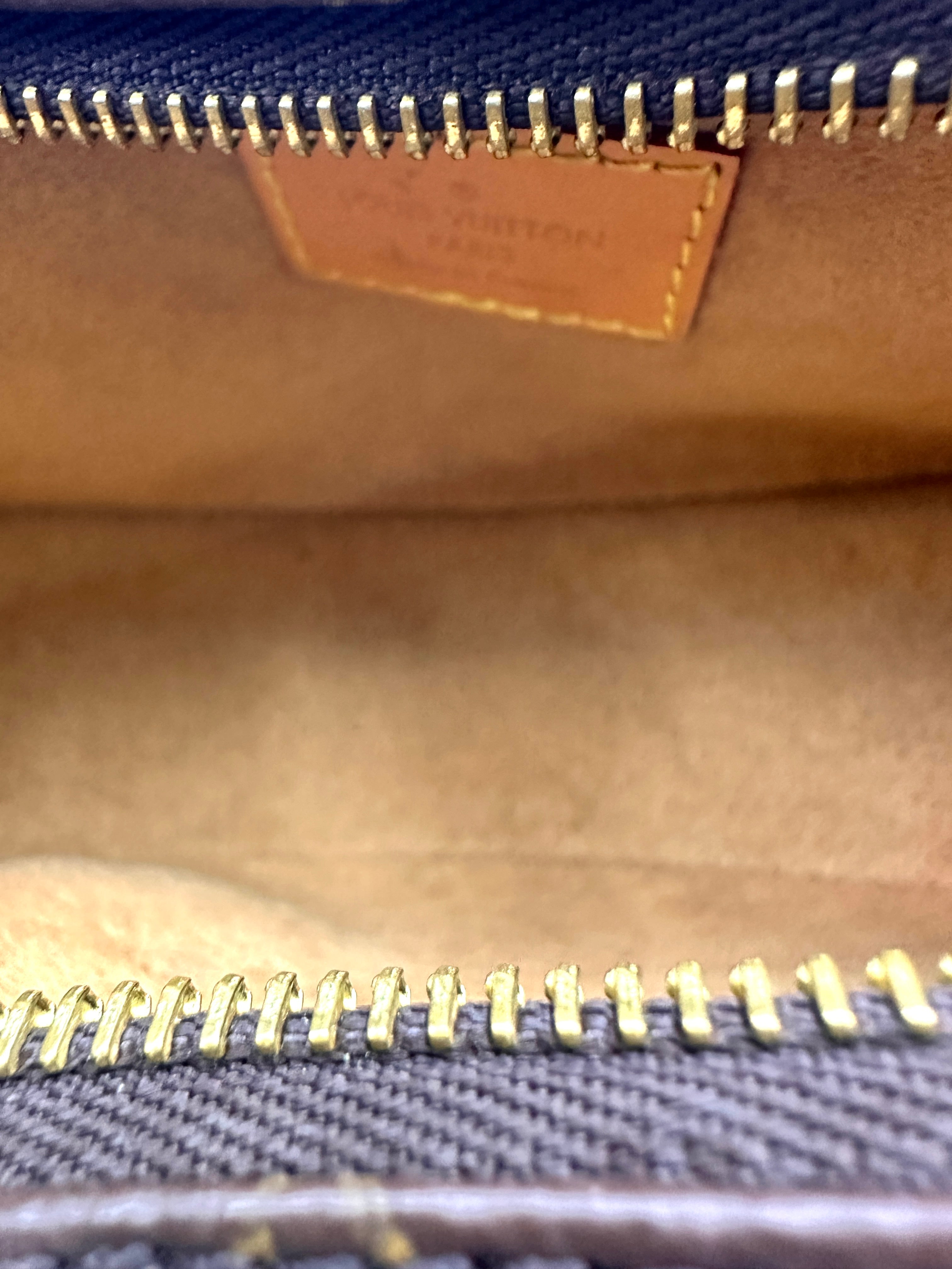 Louis Vuitton Loop Monogram Canvas Shoulder Bag LV2825