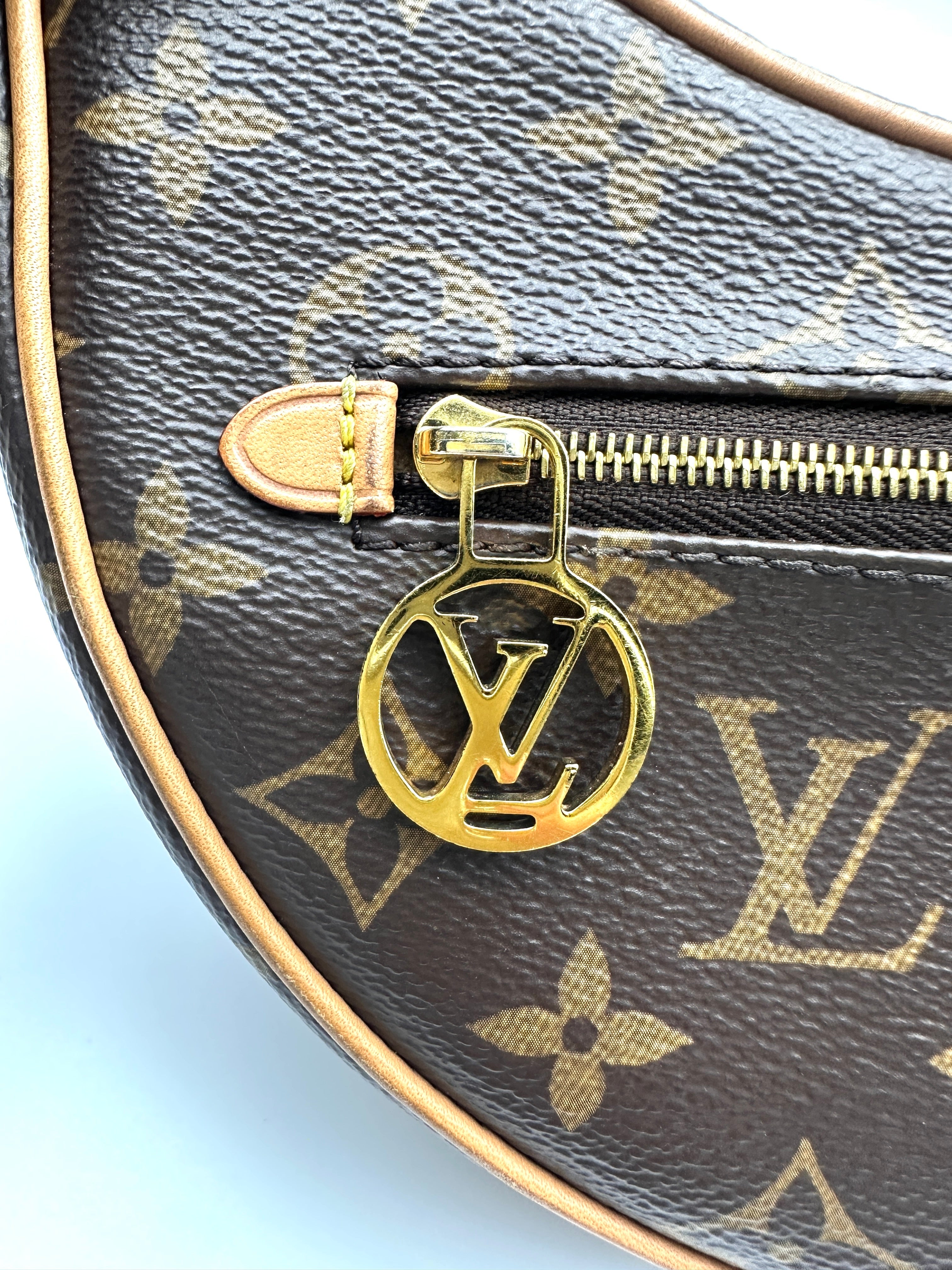 Louis Vuitton Loop Monogram Canvas Shoulder Bag LV2825