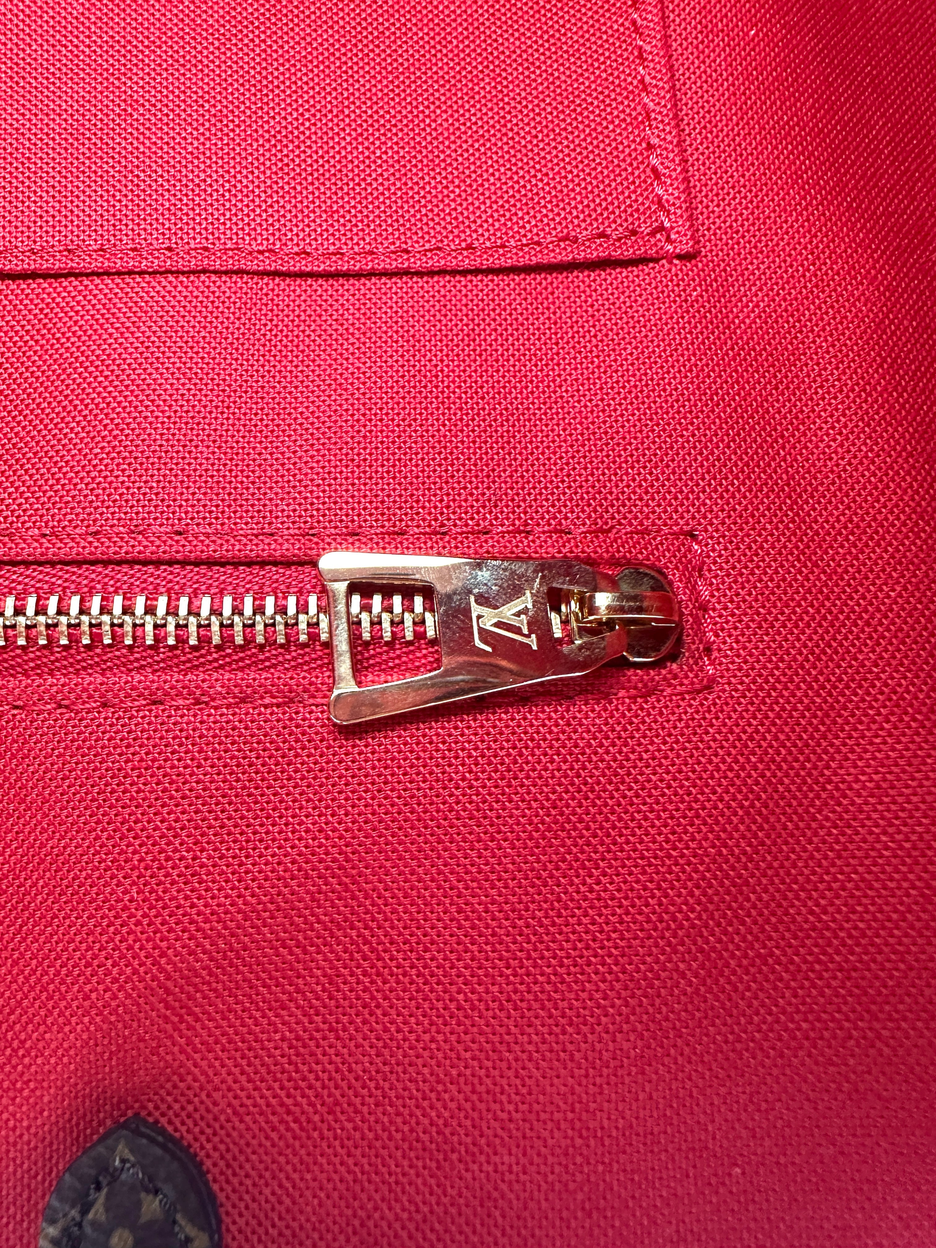 Louis Vuitton Onthego GM Monogram Canvas Handle Bag LV2821
