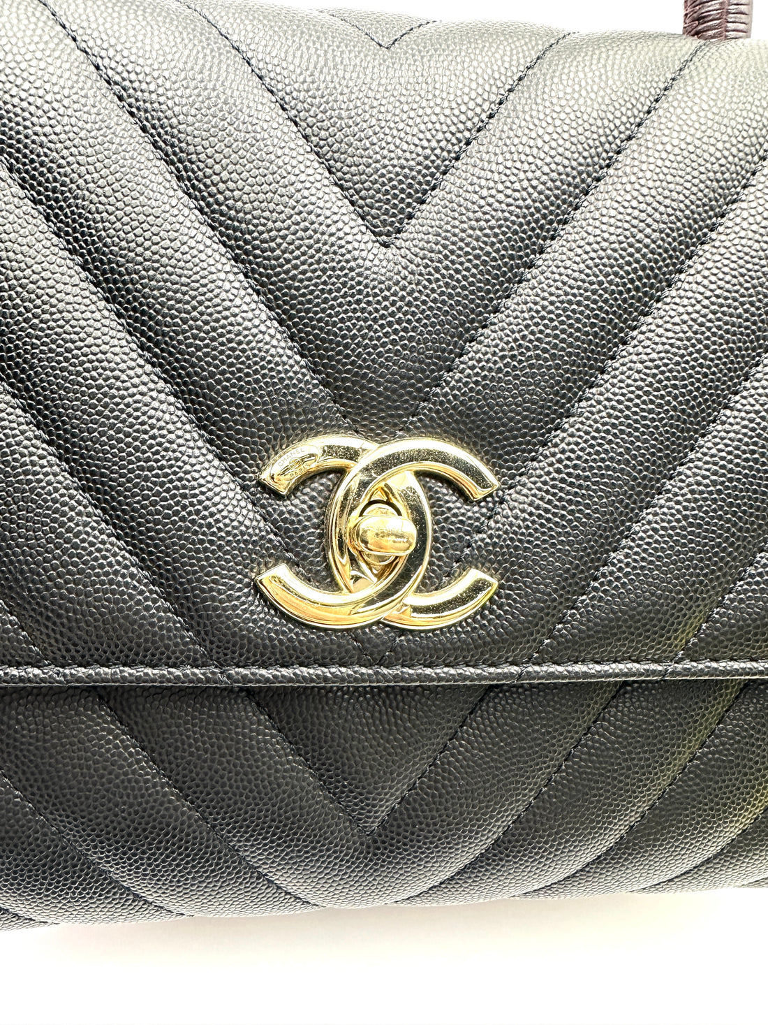 Chanel CoCo Handle Black Chevron Quilted Calfskin Shoulder Bag(29***58)CC2021