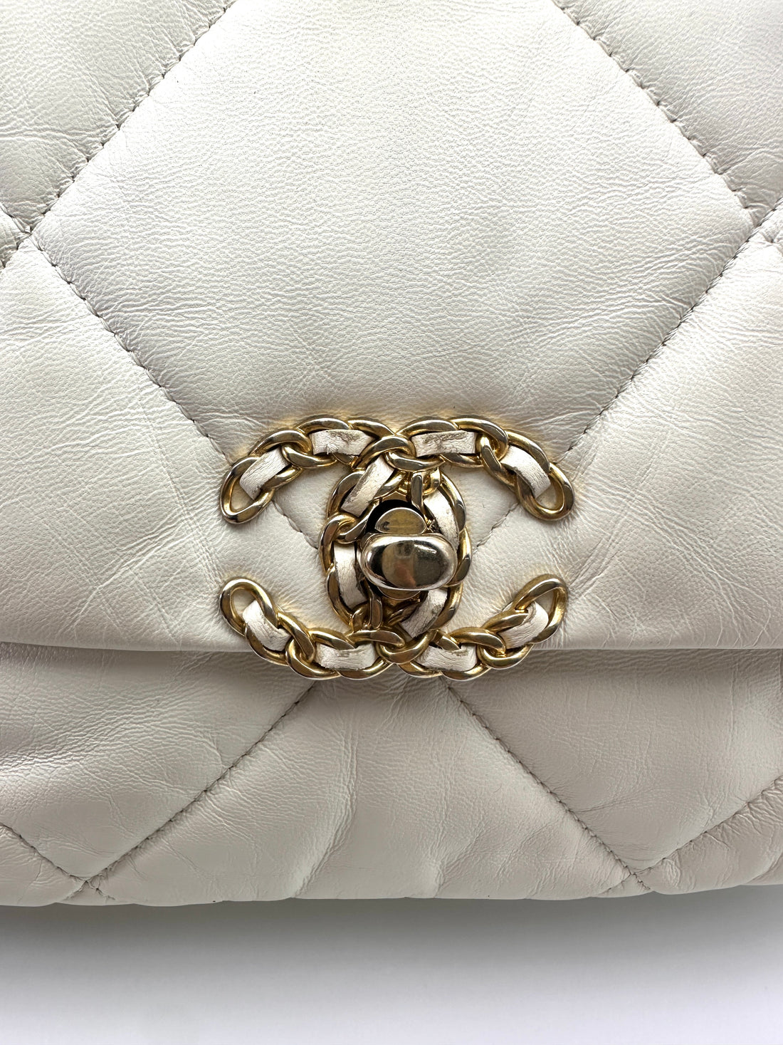 Chanel 19Bag White Quilted Leather Flap Bag With Gold Buckle(30***71) CC2014