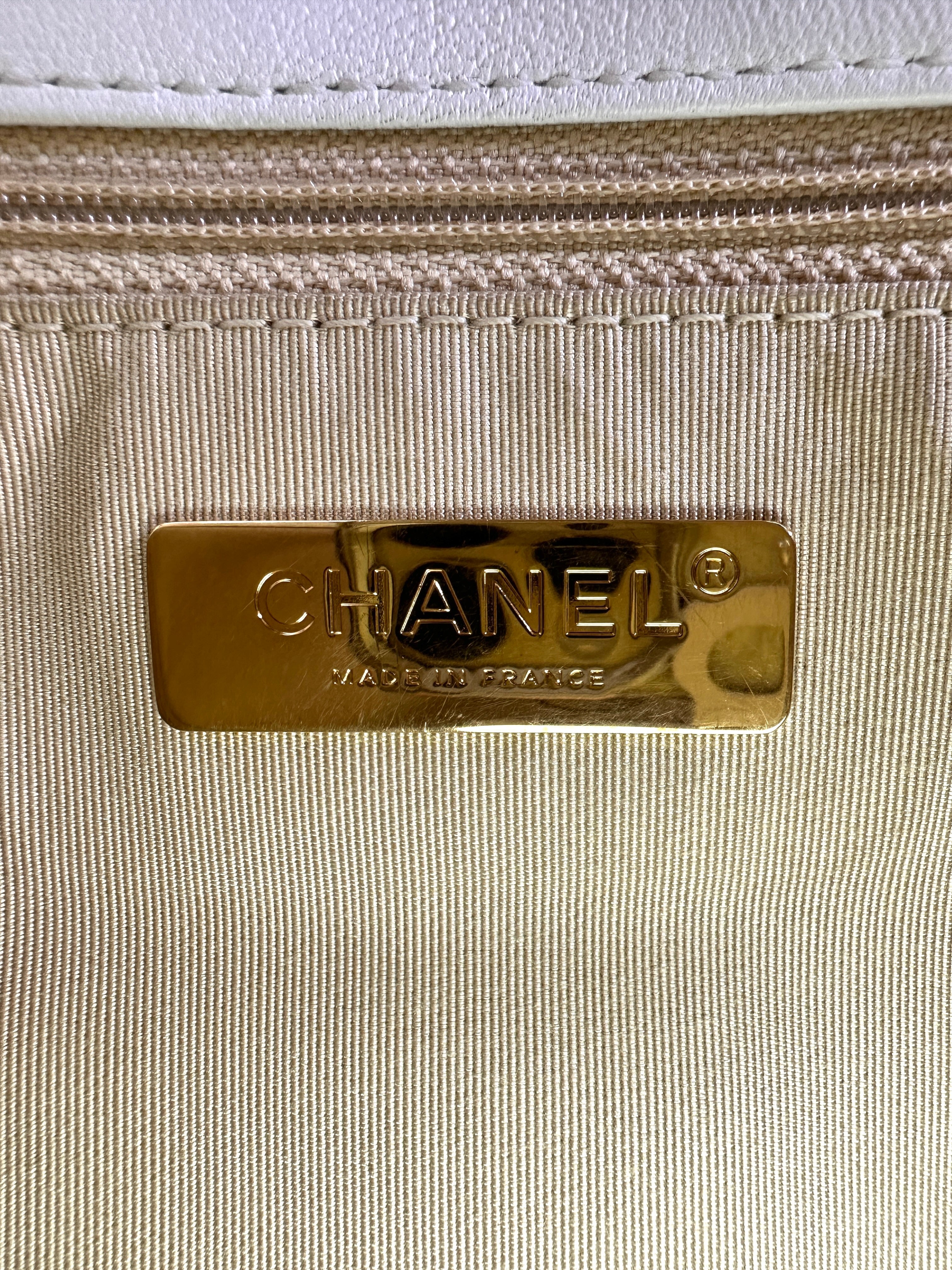 Chanel 19Bag White Quilted Leather Flap Bag With Gold Buckle(30***71) CC2014