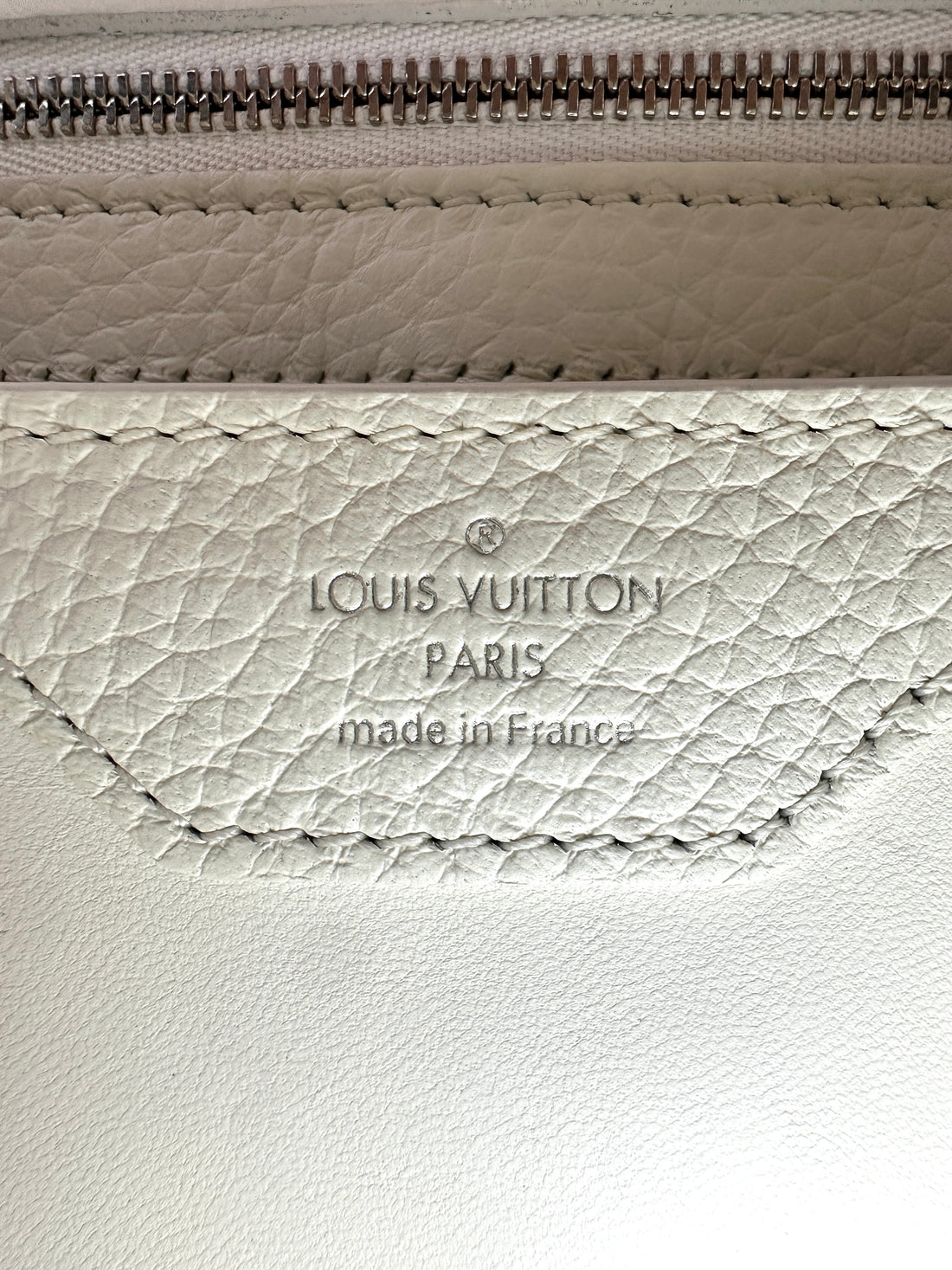 Louis Vuitton Capucines BB White Leather Handle Bag LV2831
