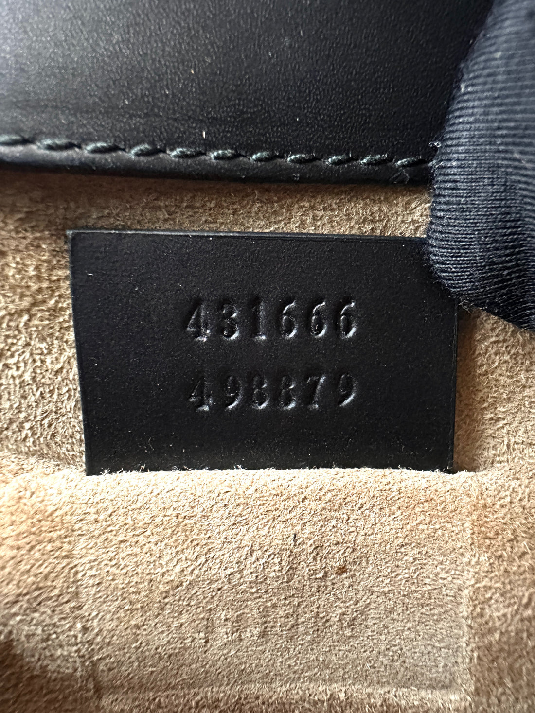Gucci Sylvie Black Leather Small Size Shoulder Bag GG1097
