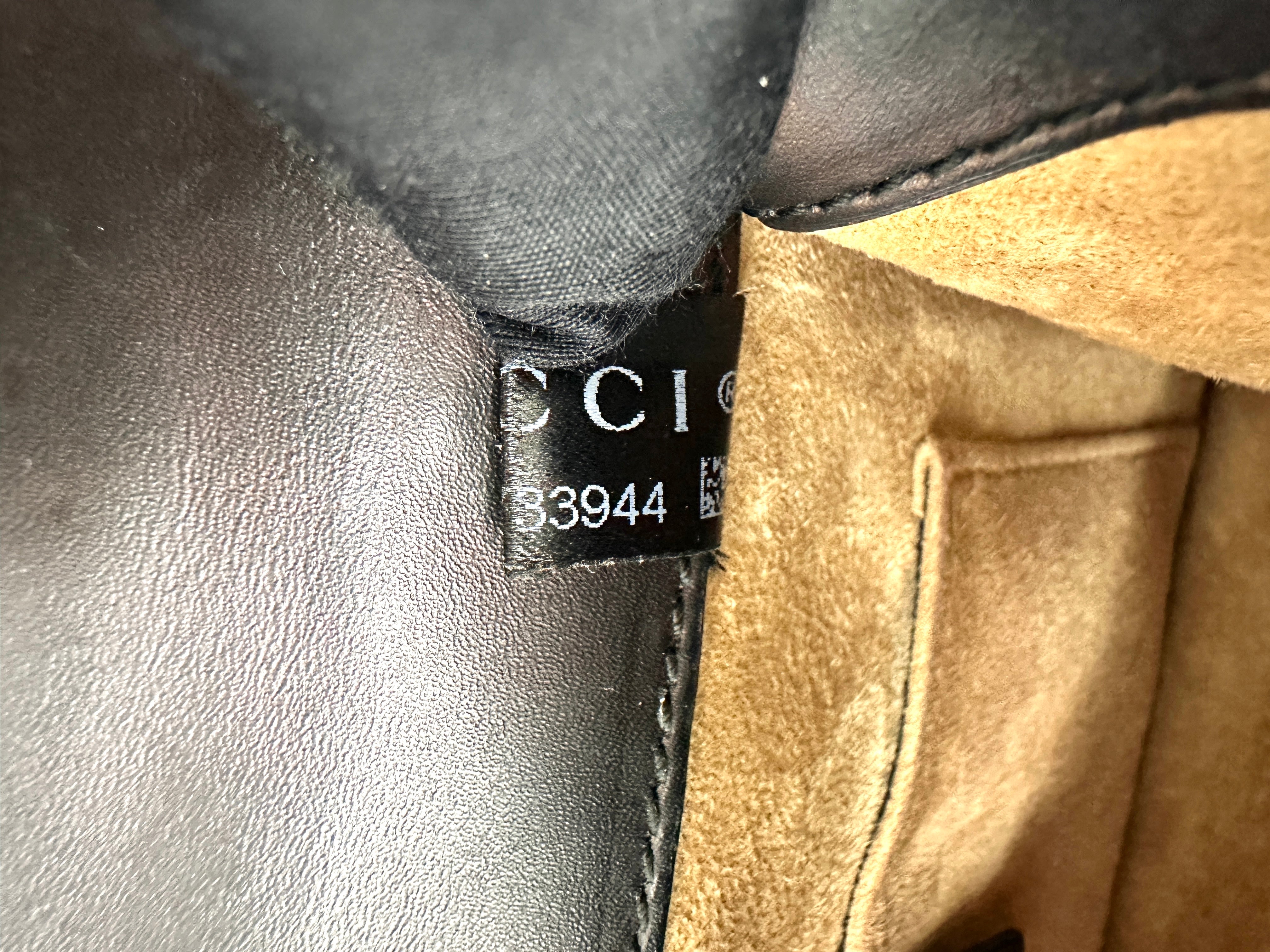 Gucci Sylvie Black Leather Small Size Shoulder Bag GG1097