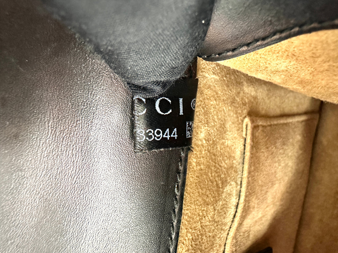 Gucci Sylvie Black Leather Small Size Shoulder Bag GG1097