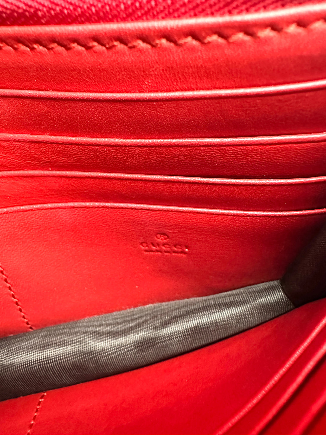 Gucci Peony Scalloped Pearl Studded Red Leather Wallet On Chain GG1095