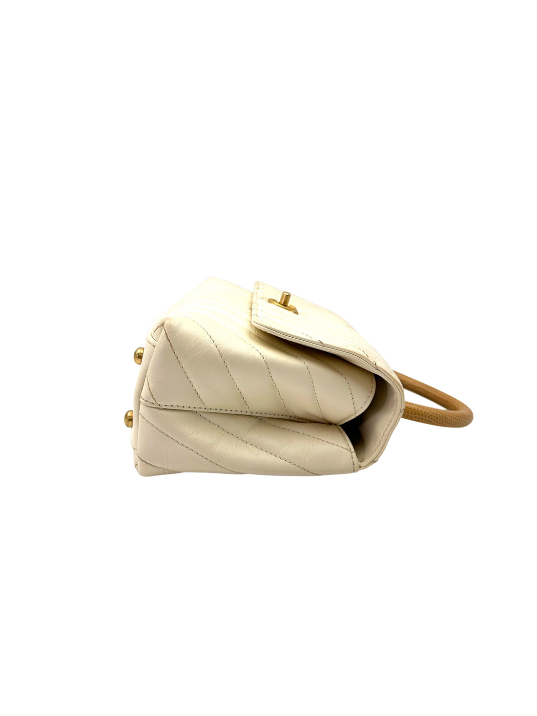Chanel CoCo Handle White Chevron Quilted Leather Small Size Shoulder Bag(25***16) CC2023