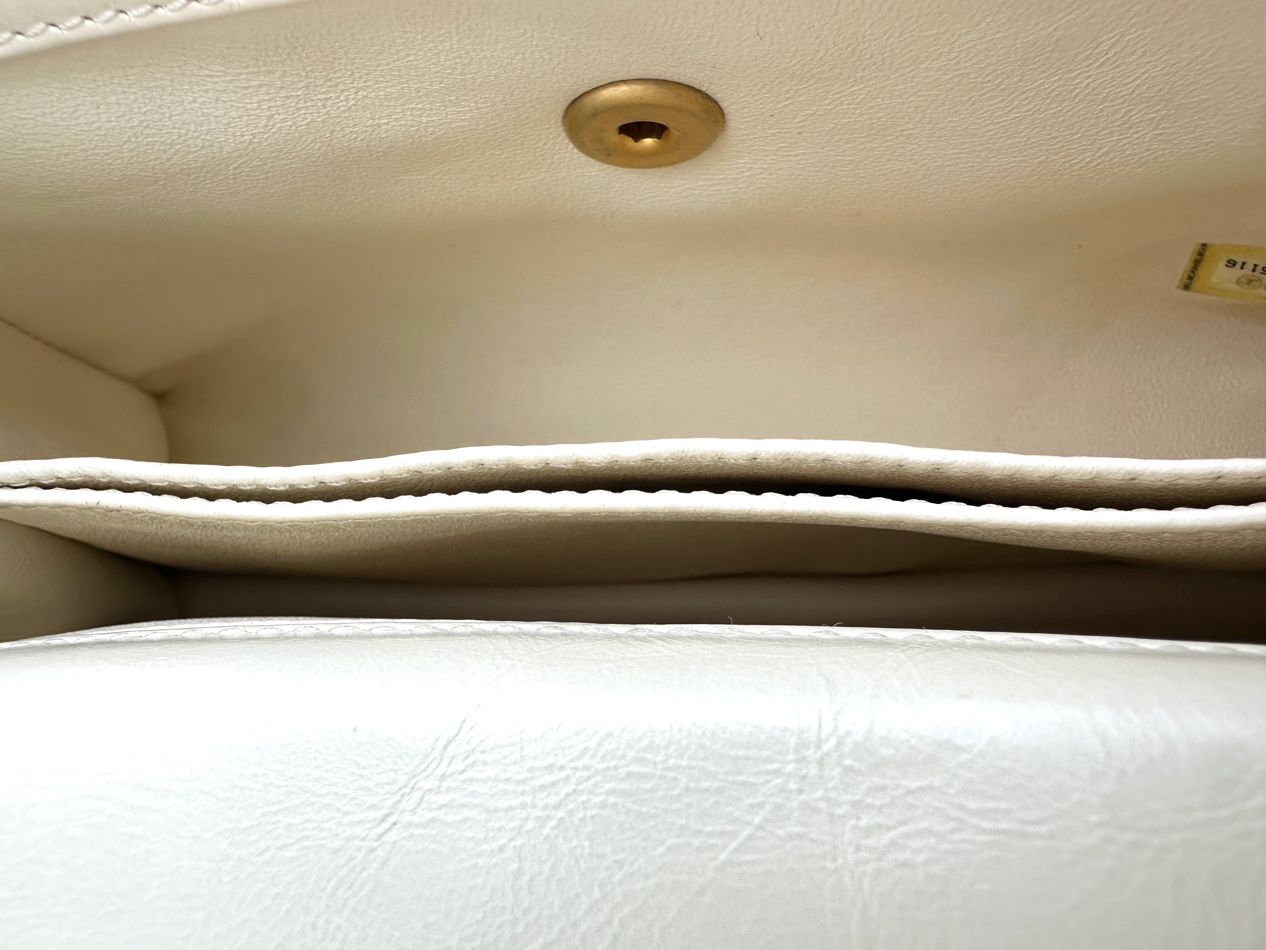 Chanel CoCo Handle White Chevron Quilted Leather Small Size Shoulder Bag(25***16) CC2023