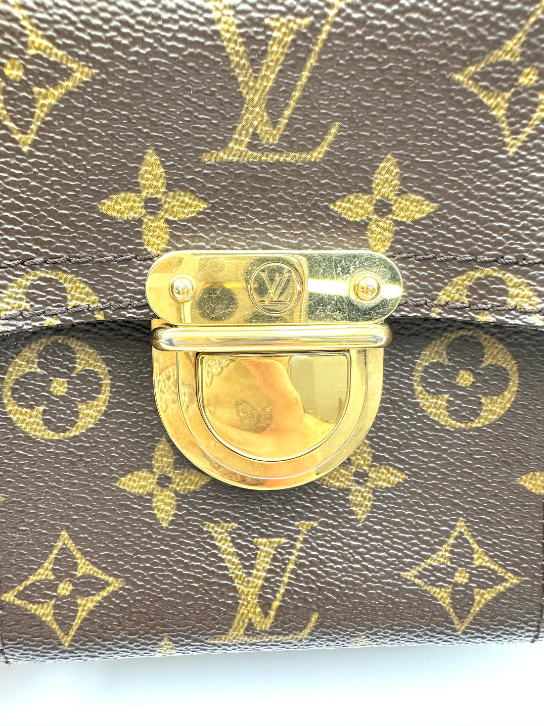 Louis Vuitton Manhattan Monogram Canvas Handle Bag LV2827