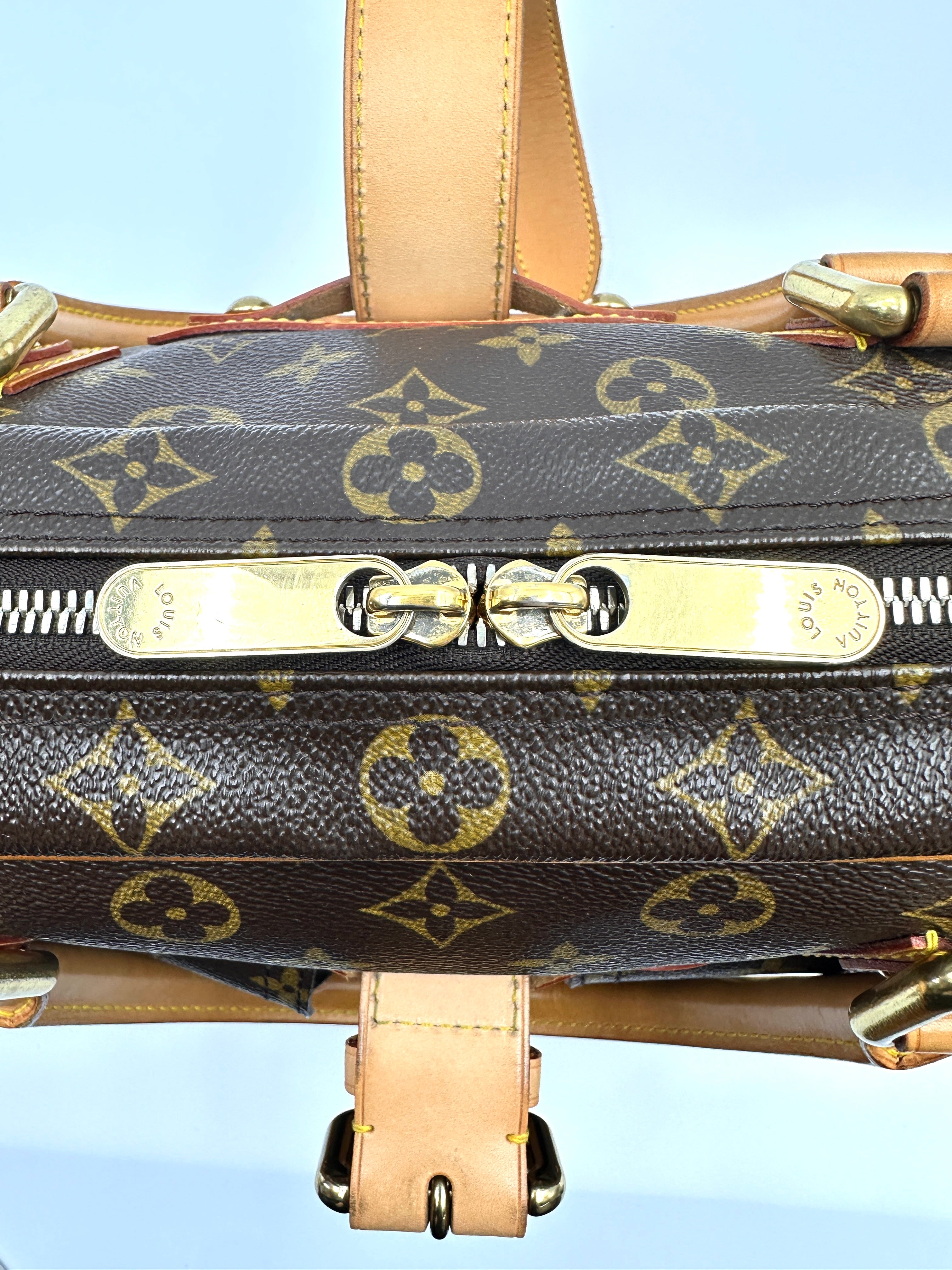 Louis Vuitton Manhattan Monogram Canvas Handle Bag LV2827