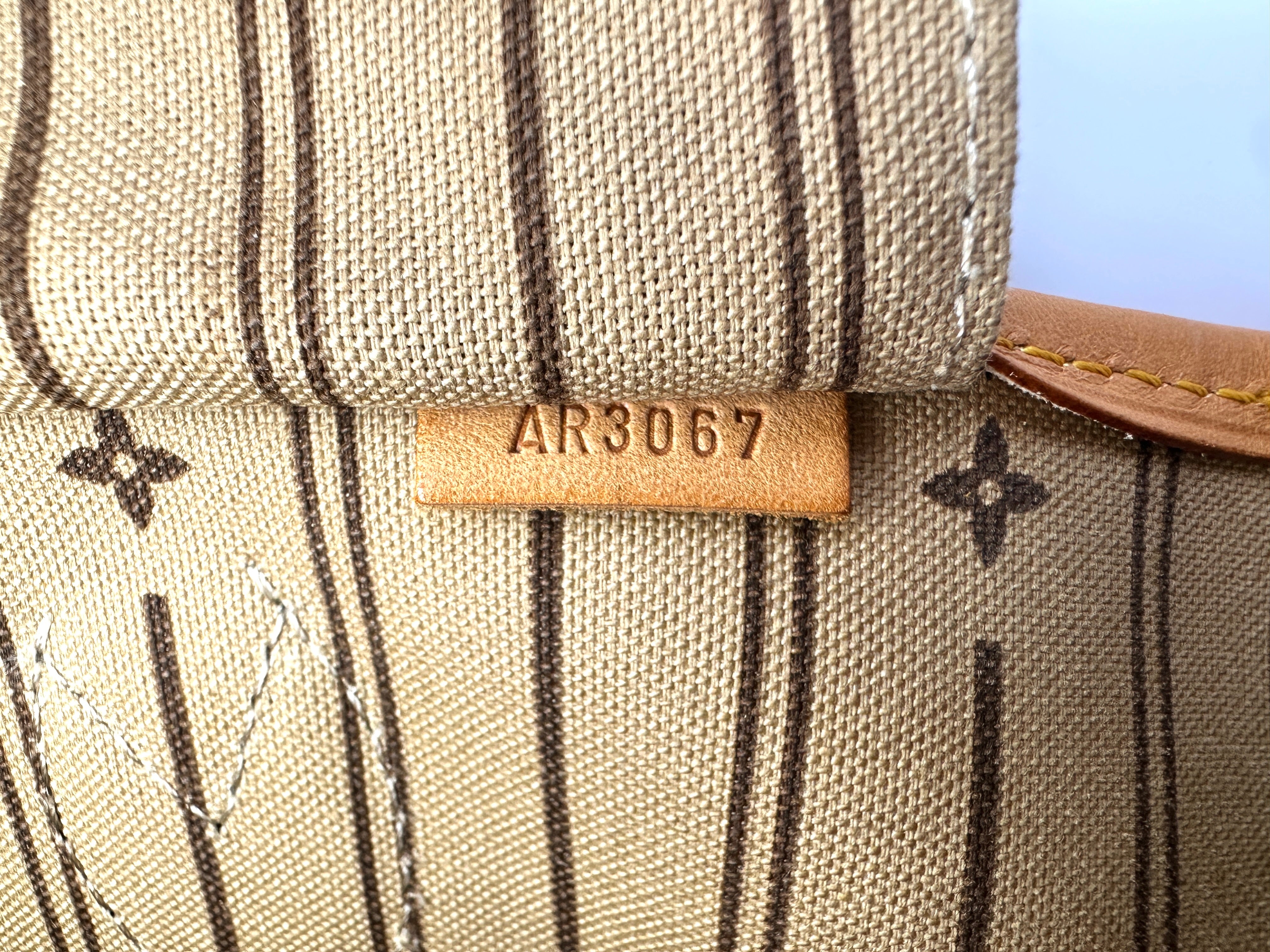 Louis Vuitton Neverfull MM Monogram Canvas Handle Bag LV2837