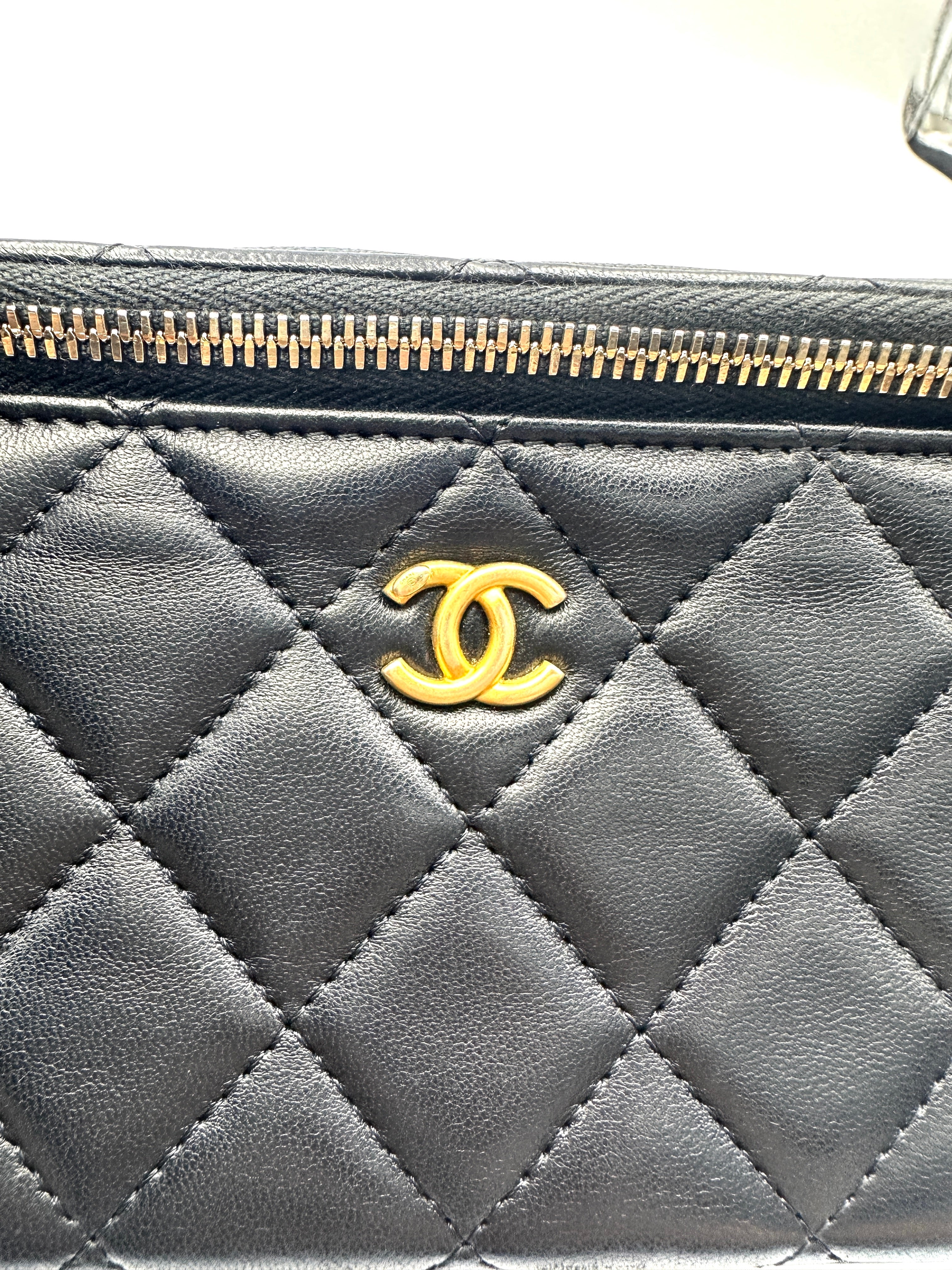 Chanel Black Quilted Leather Vanity Case(31***39)CC2017