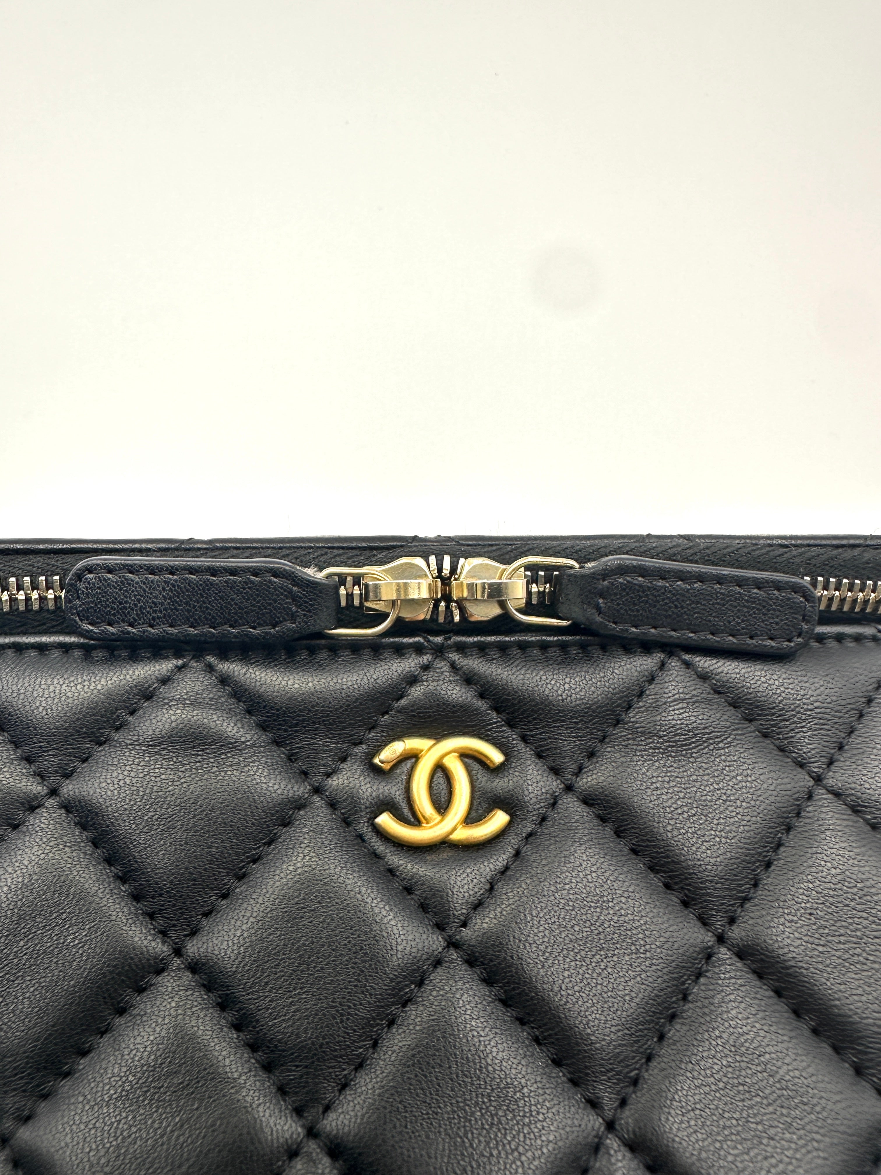 Chanel Black Quilted Leather Vanity Case(31***39)CC2017