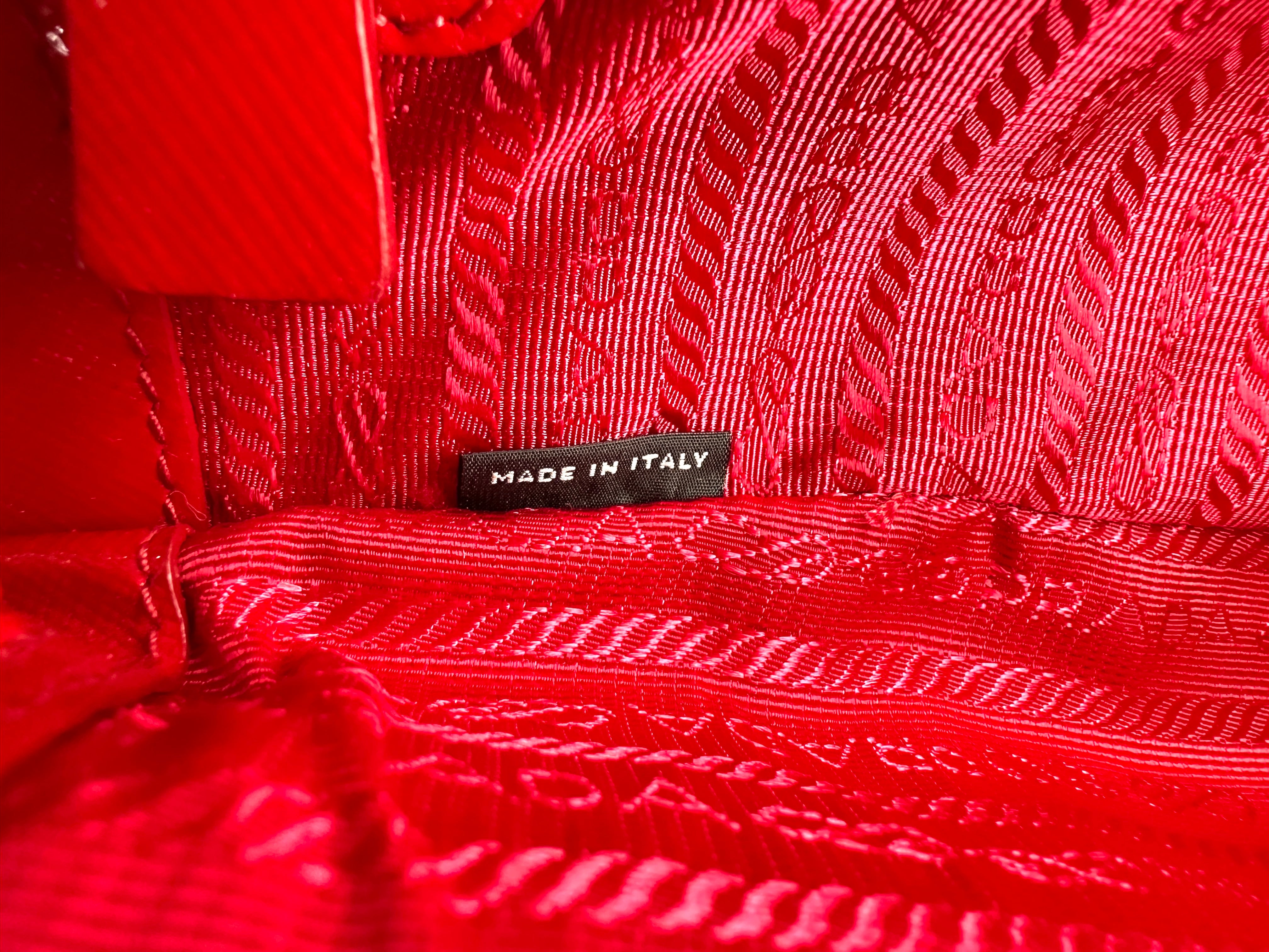 Prada Galleria Red Saffiano Leather Medium Size Handle Bag PR384