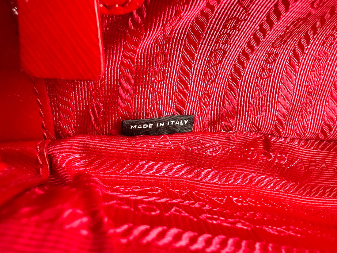 Prada Galleria Red Saffiano Leather Medium Size Handle Bag PR384