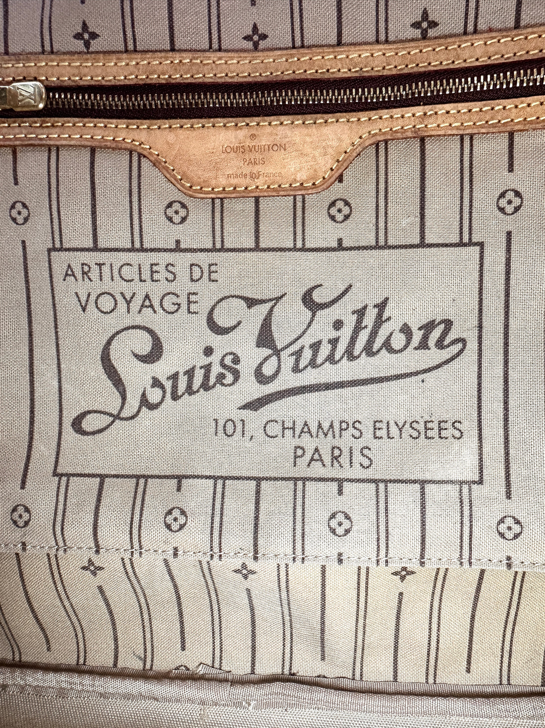 Louis Vuitton Neverfull MM Monogram Canvas Handle Bag LV2849