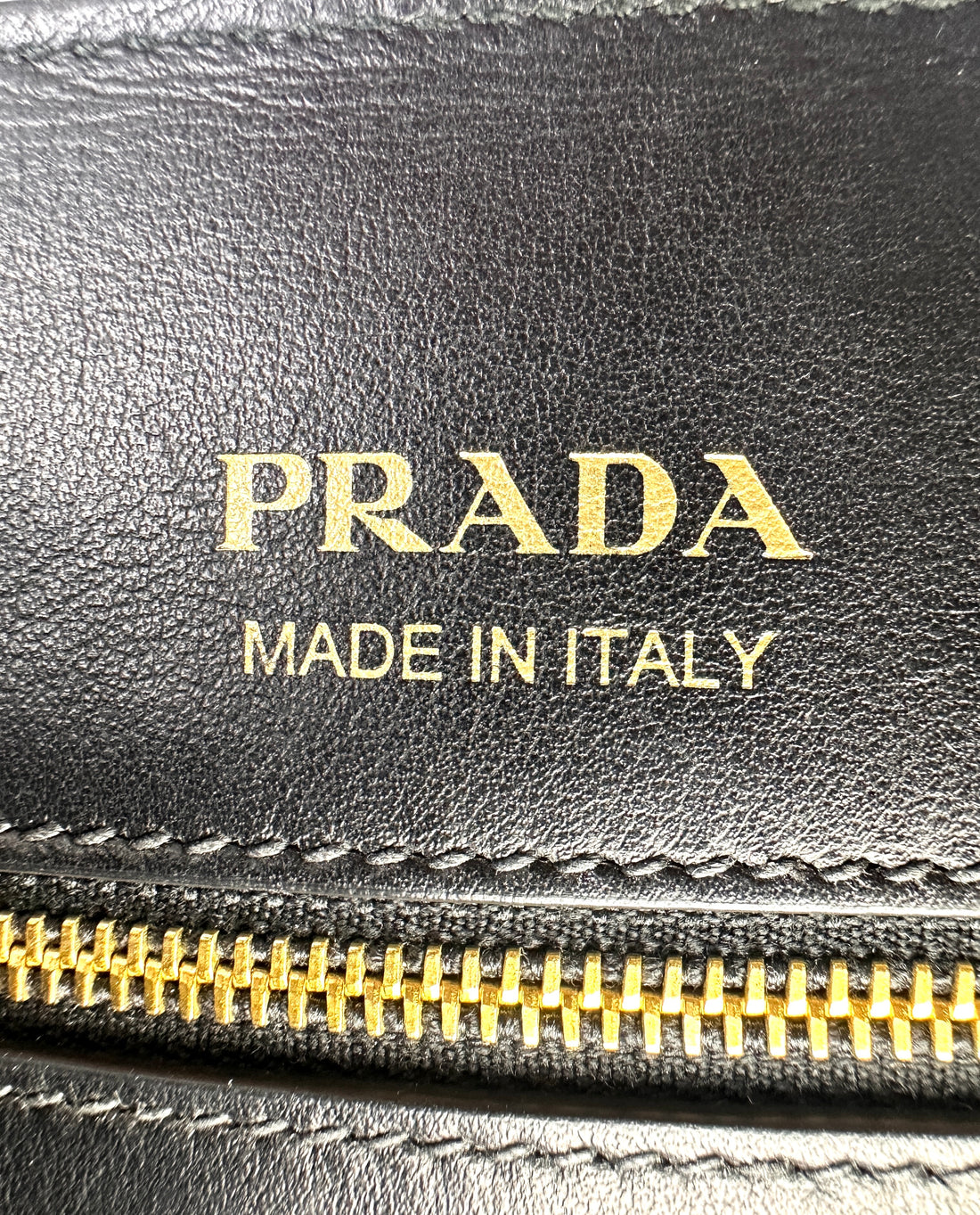 Prada Esplanade Black/Red Saffiano Leather Small Size Handle Bag PR390