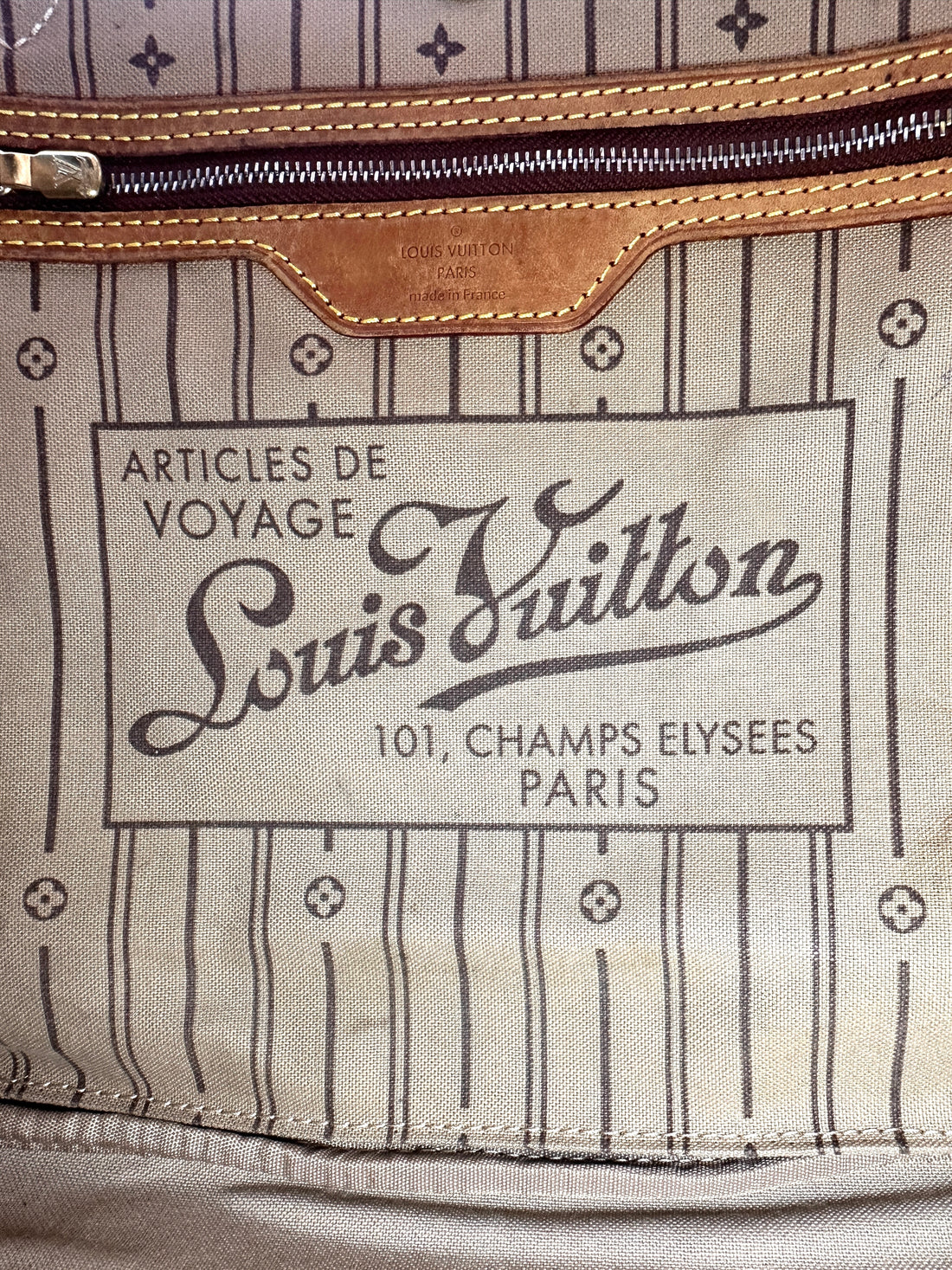 Louis Vuitton Neverfull MM Monogram Canvas Handle Bag LV2859