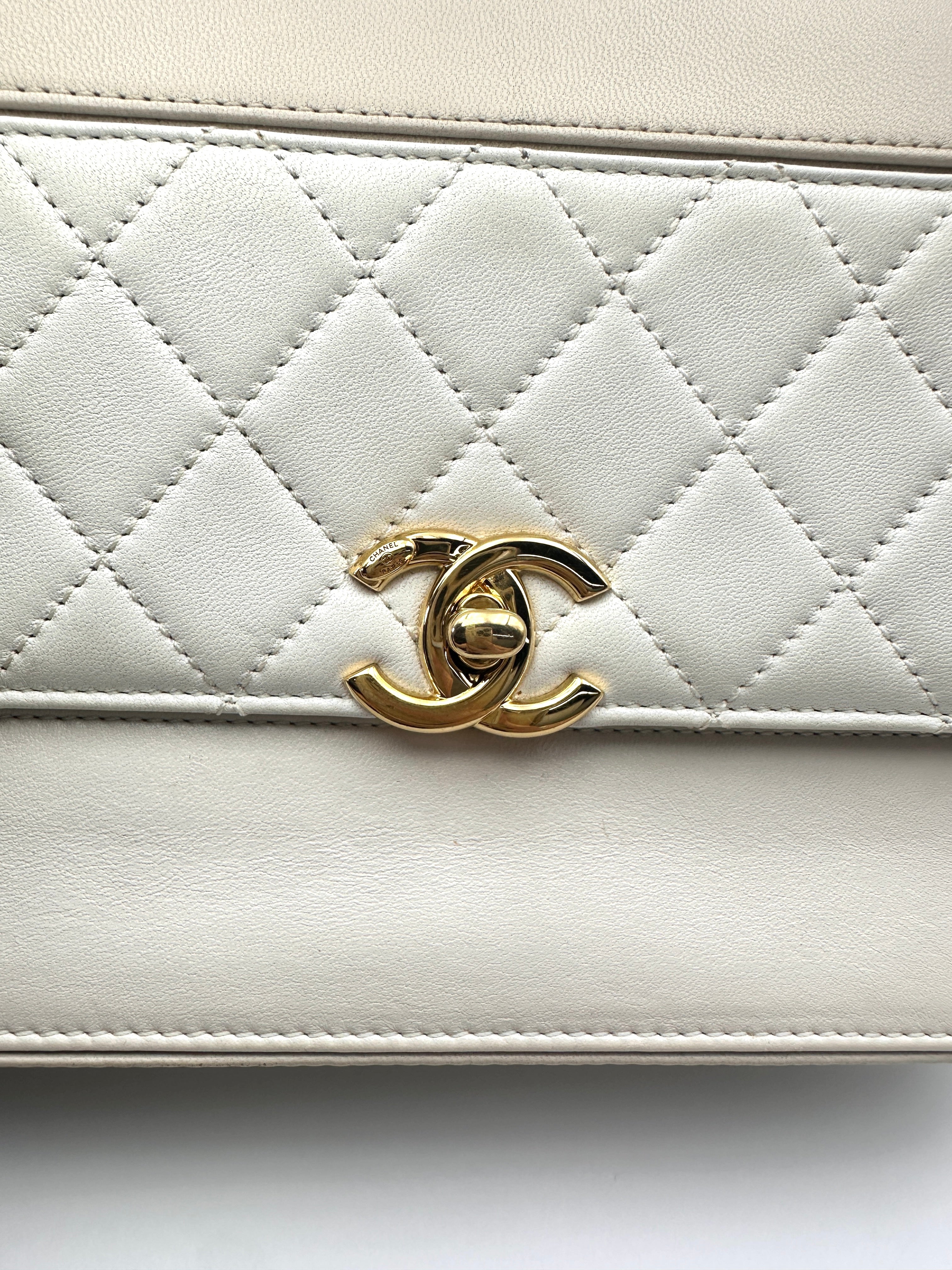 Chanel White Quilted Leather Flap Bag With Gold Buckle(28***60) CC2034