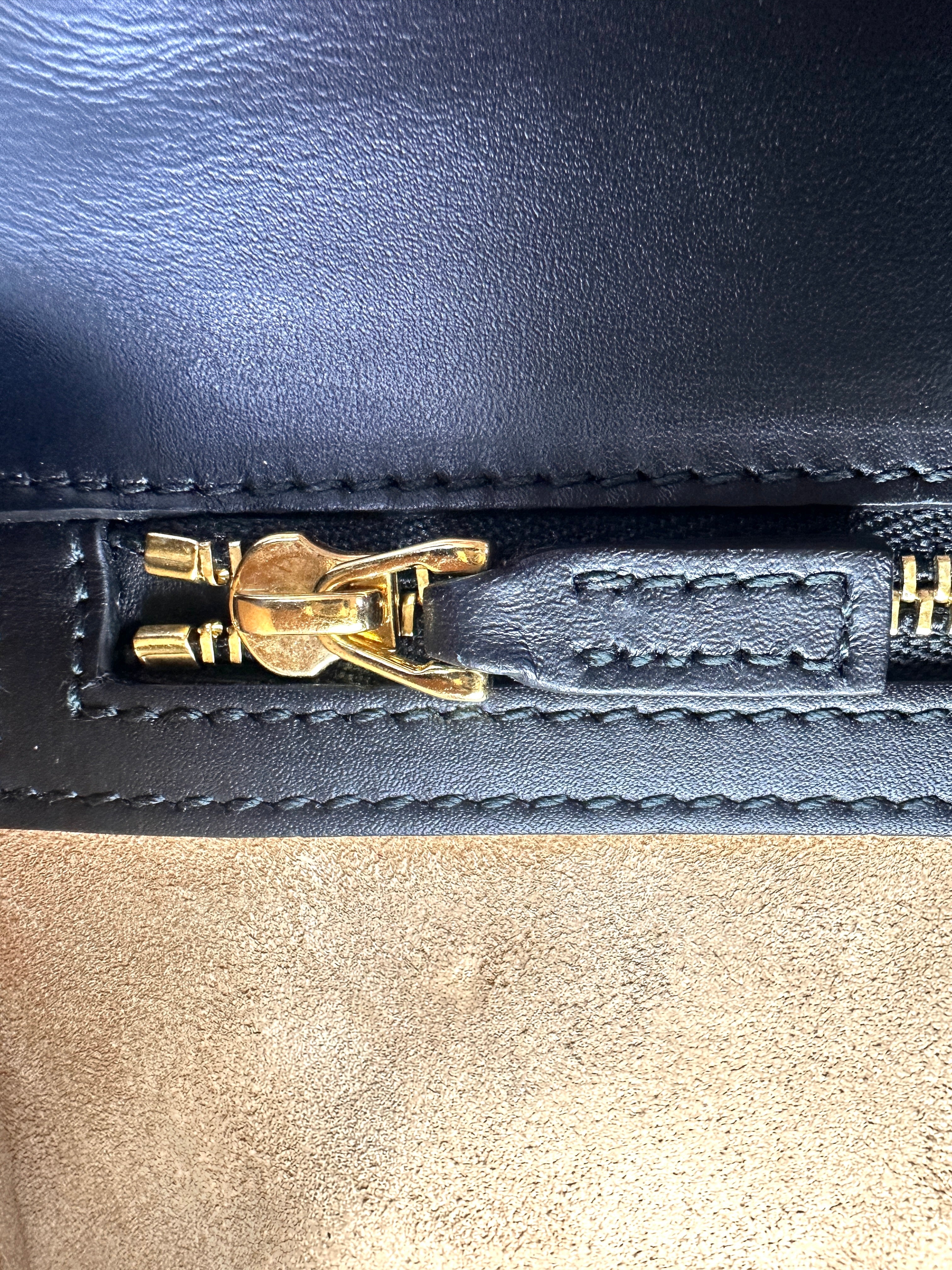Gucci Sylvie Black Leather Shoulder Bag GG1119