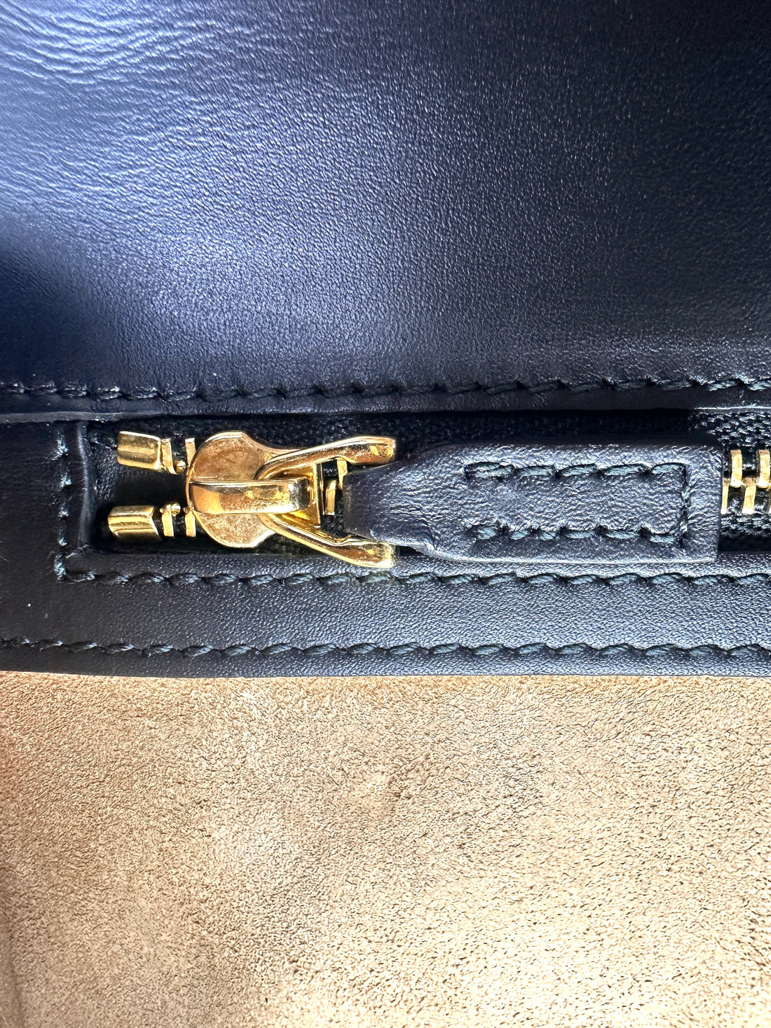Gucci Sylvie Black Leather Shoulder Bag GG1119