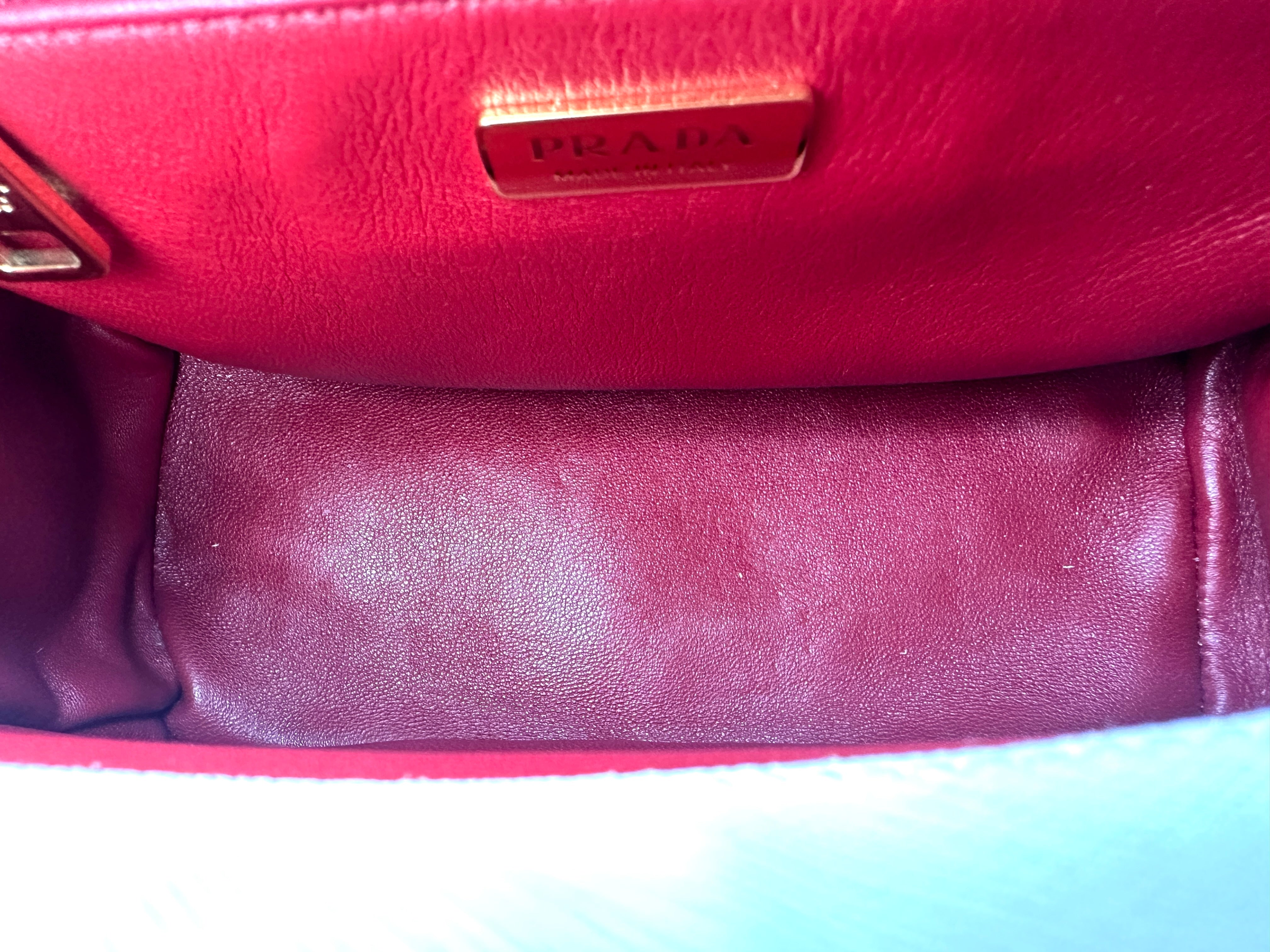 Prada Galleria Valentine's Day Special White Saffiano Leather Handle Bag PR392