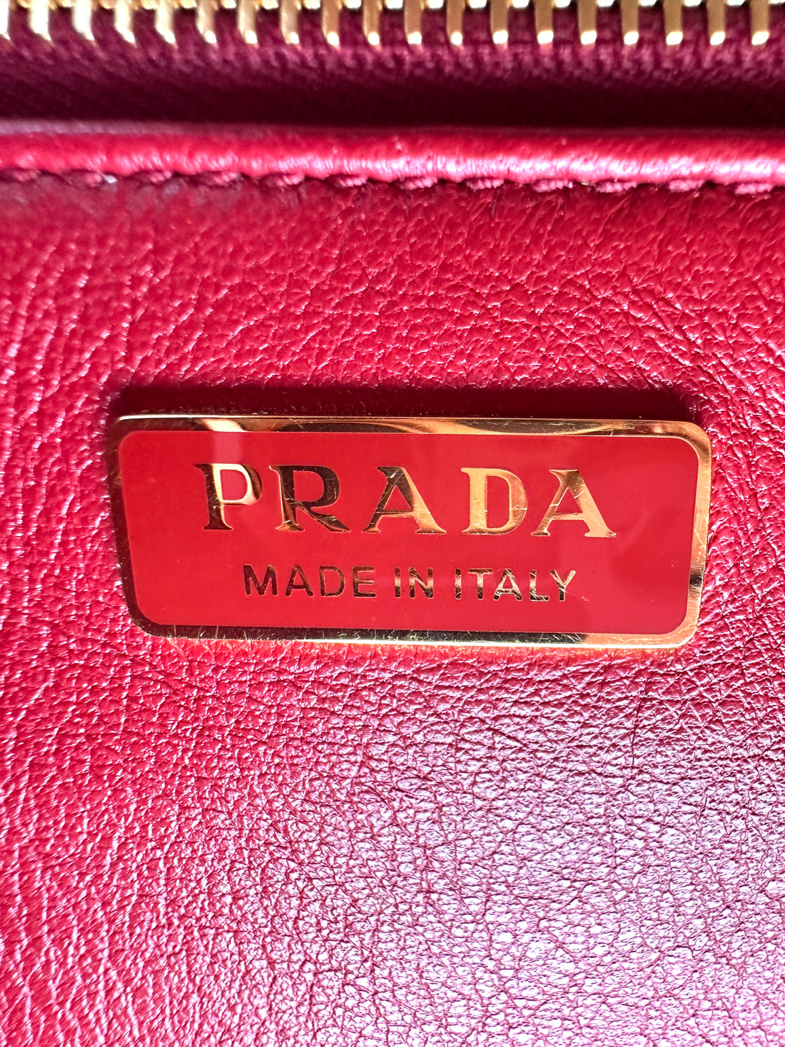 Prada Galleria Valentine's Day Special White Saffiano Leather Handle Bag PR392