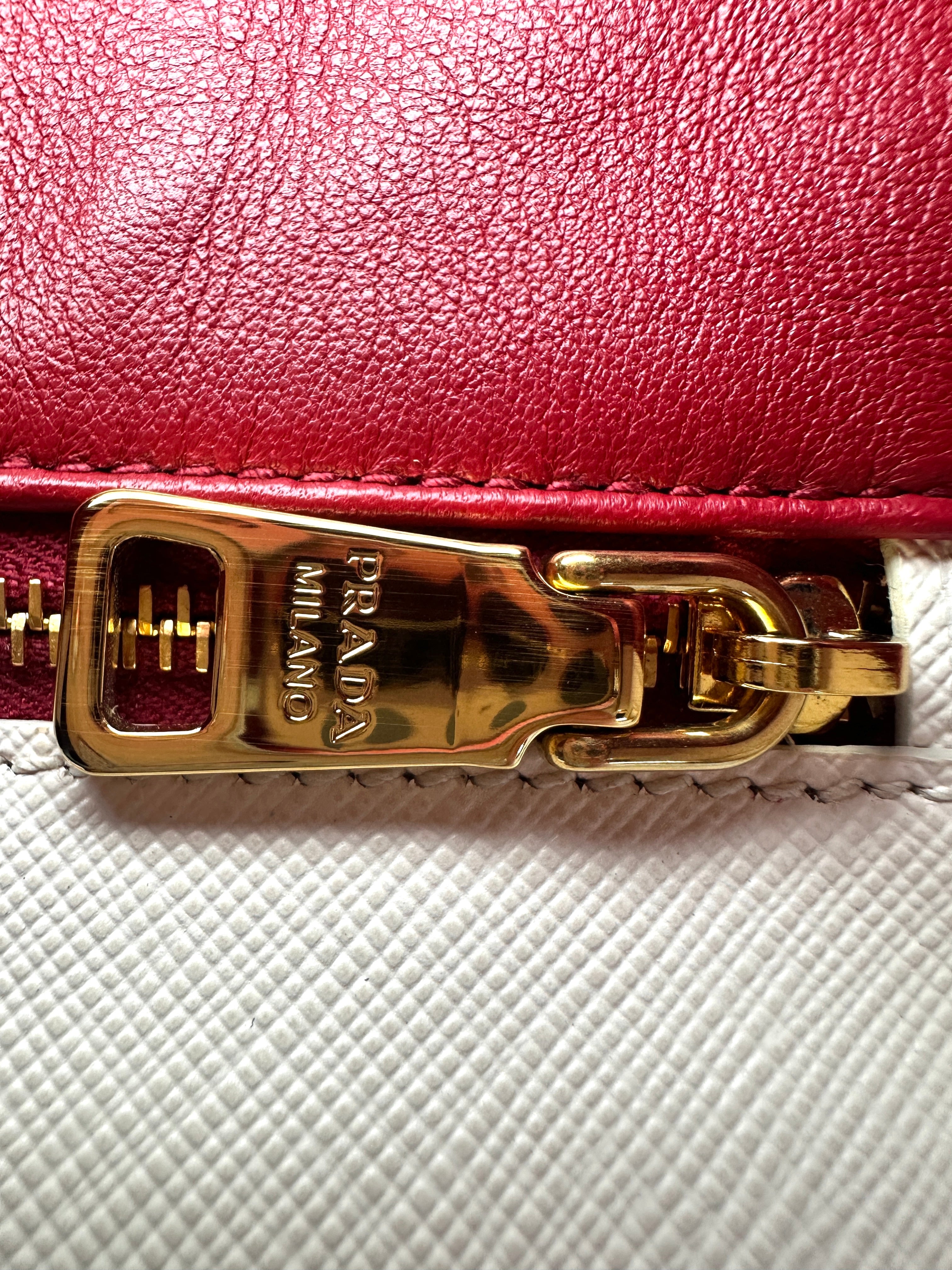 Prada Galleria Valentine's Day Special White Saffiano Leather Handle Bag PR392