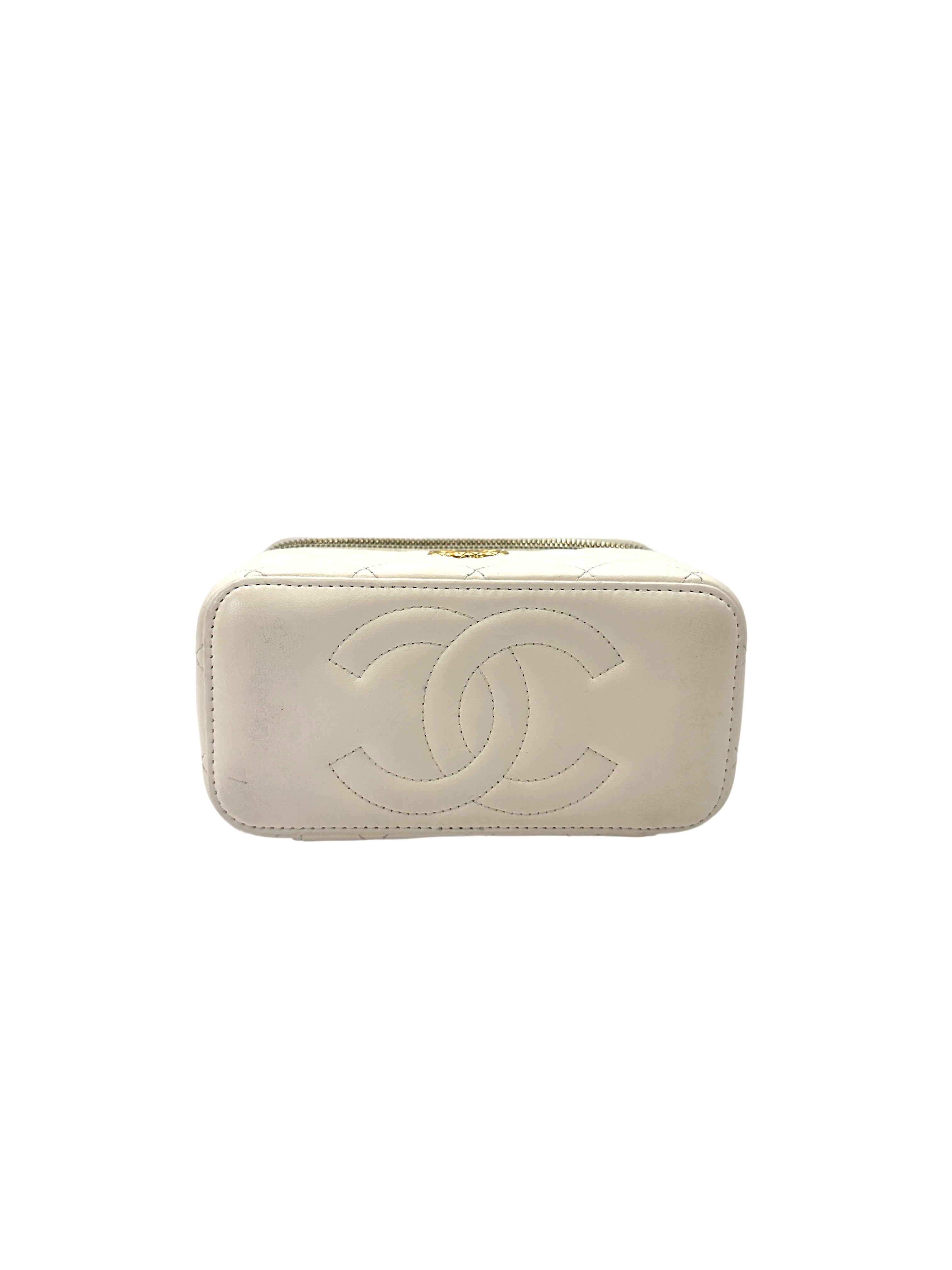Chanel White Quilted Lambskin Vanity Case(K2***6E) CC2037
