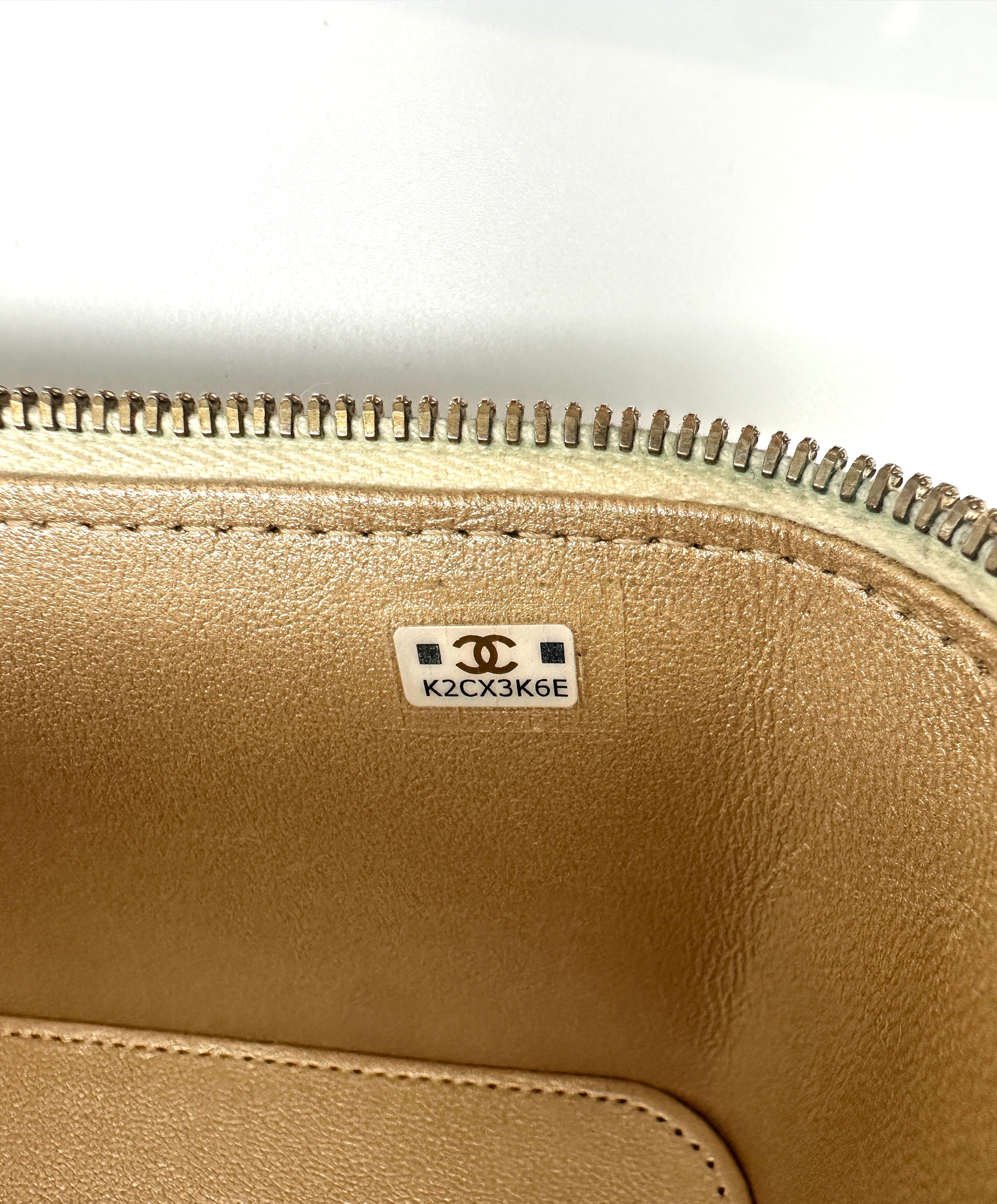 Chanel White Quilted Lambskin Vanity Case(K2***6E) CC2037