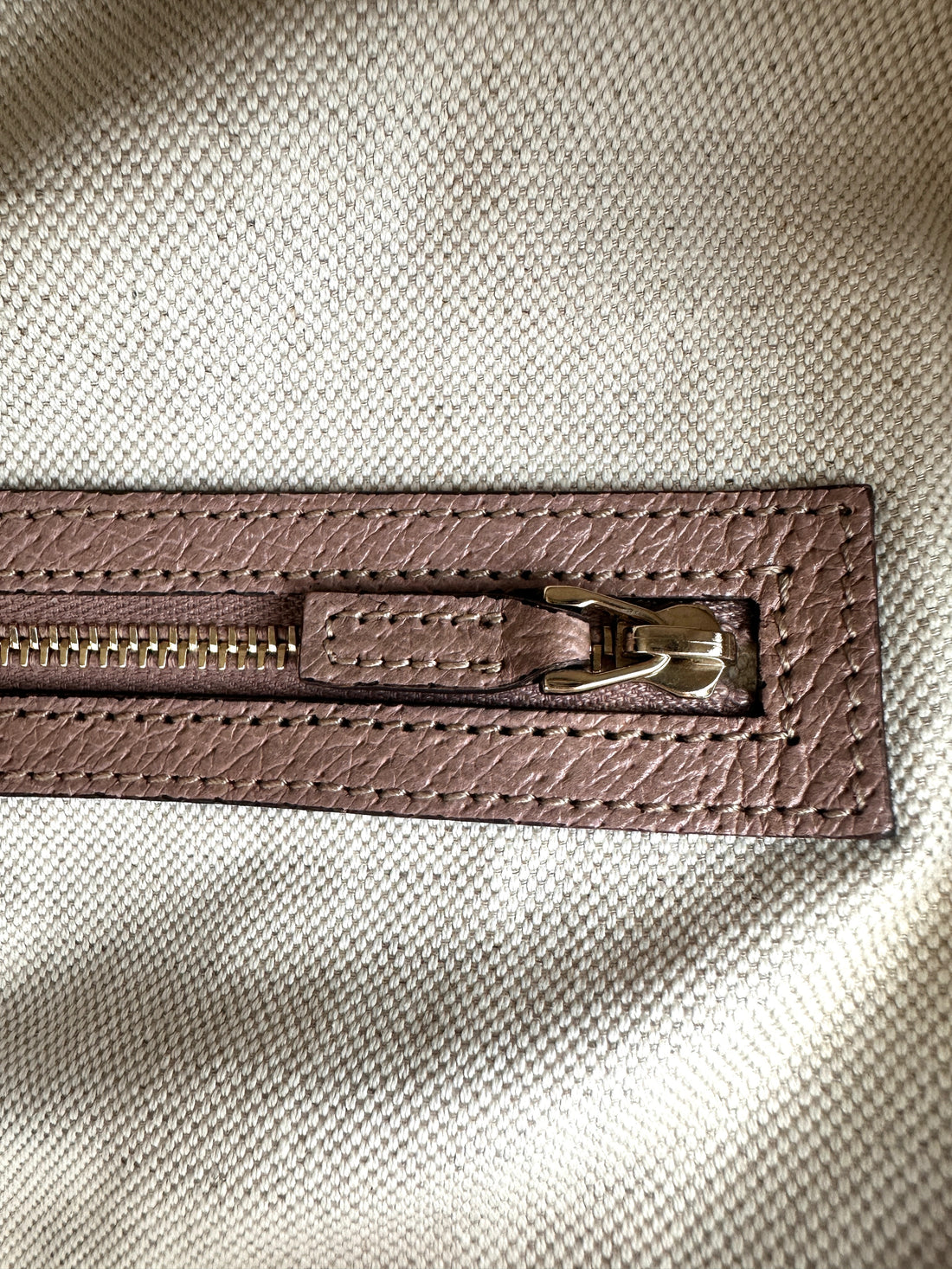 Gucci Bree GG Supreme Canvas Handle Bag GG1116