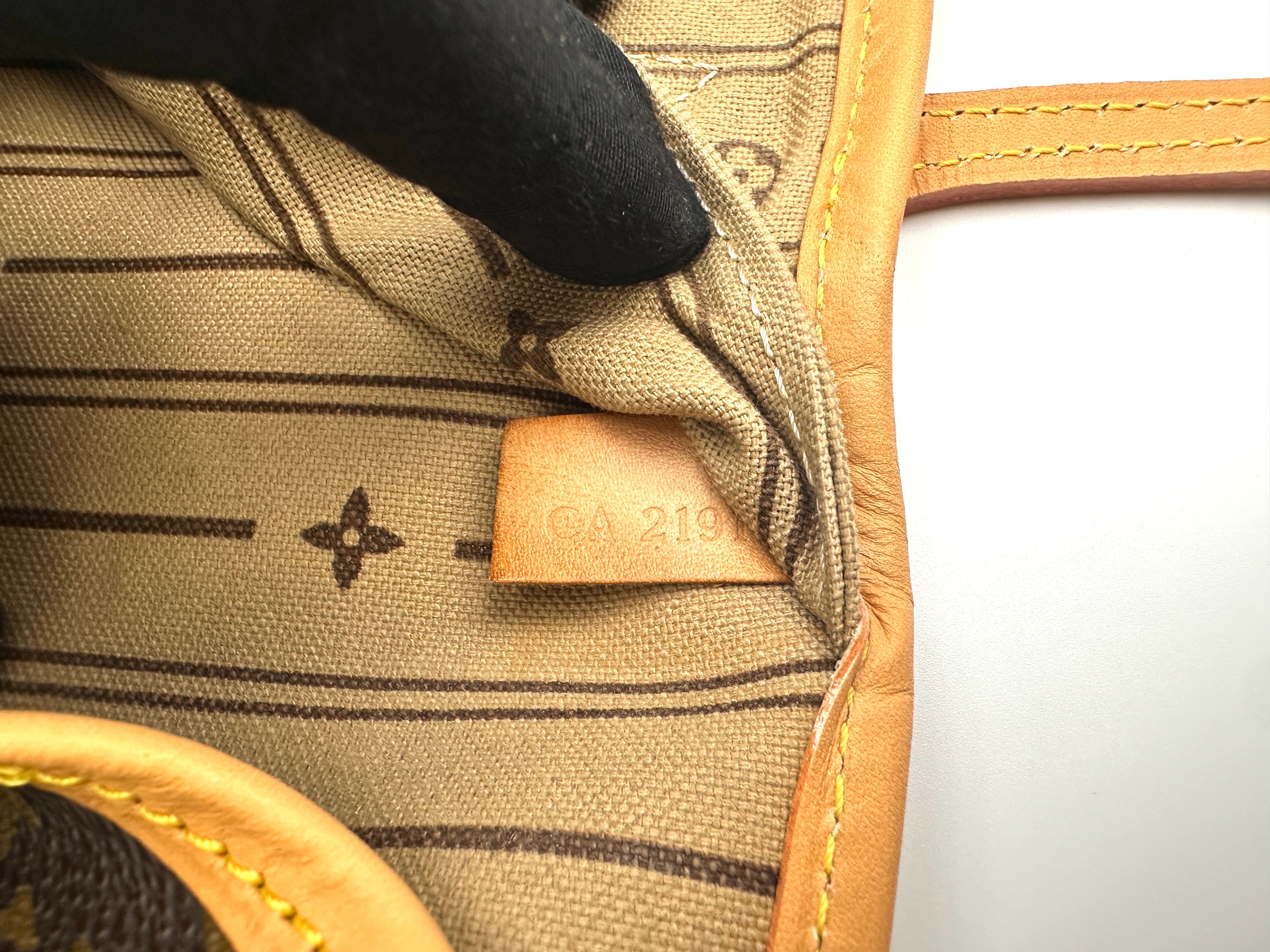 Louis Vuitton Neverfull MM Monogram Canvas Handle Bag LV2858