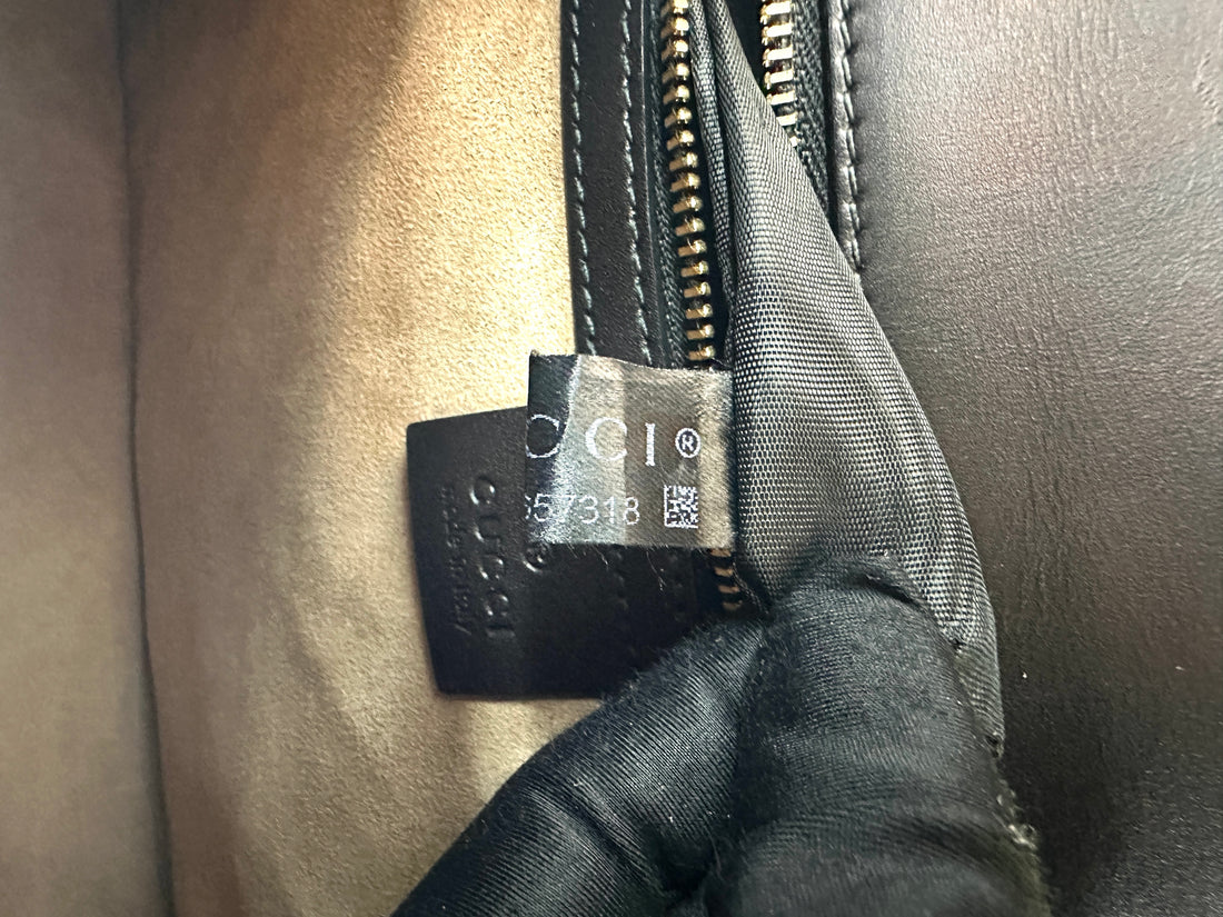 Gucci Sylvie Black Leather Shoulder Bag GG1115