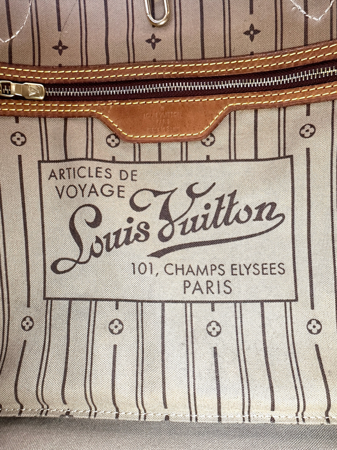 Louis Vuitton Neverfull MM Monogram Canvas Handle Bag LV2860