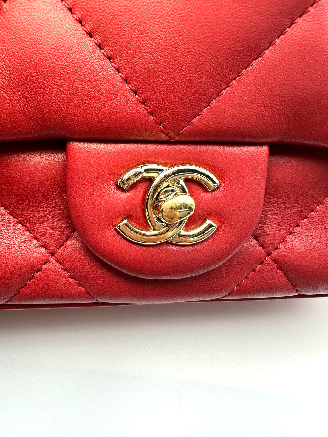 Chanel Classic Flap Red Quilted Lambskin Top Handle Flap Bag With Gold Buckle(28***68) CC2044