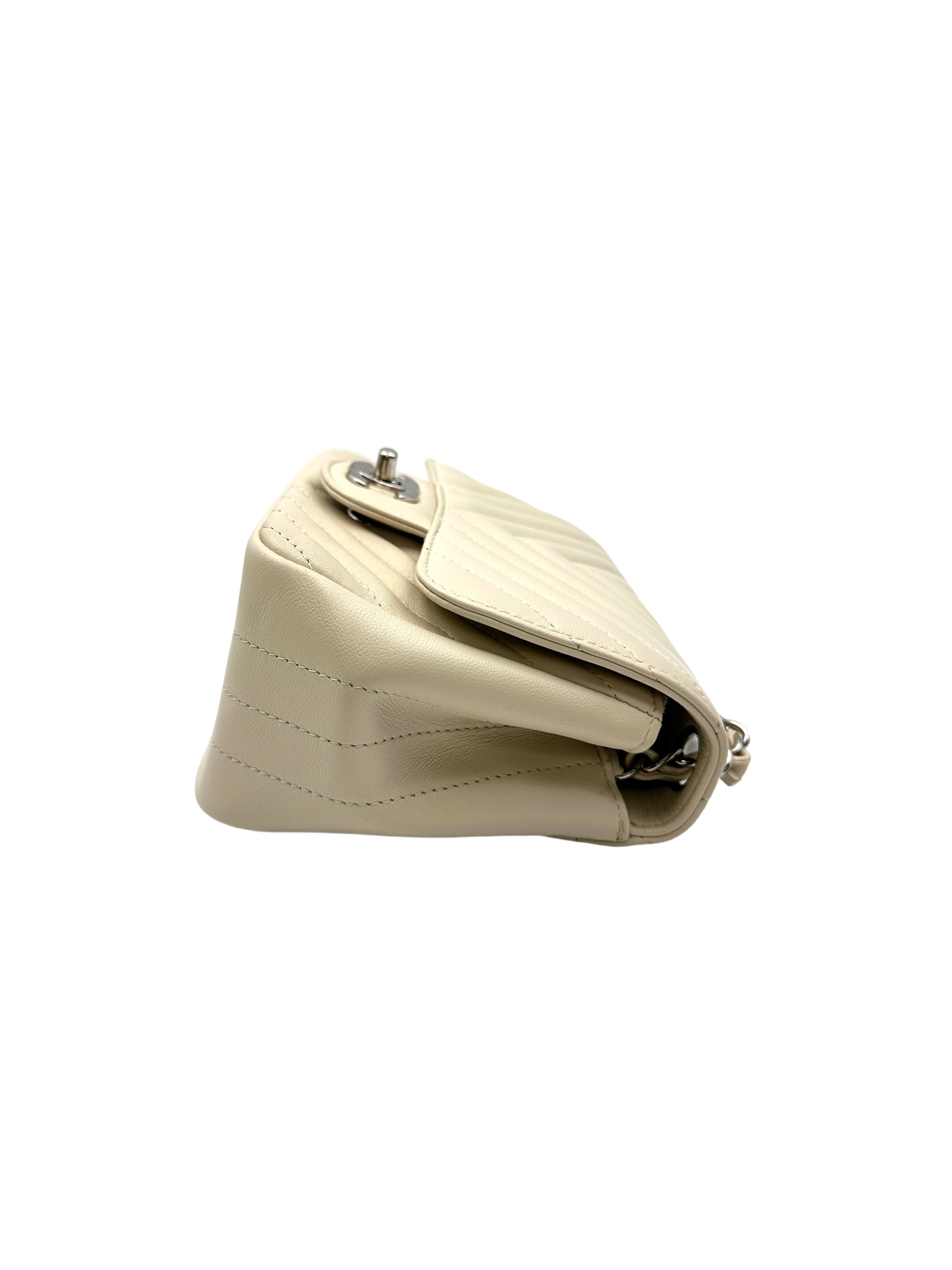 Chanel Classic Flap White Chevron Quilted Lambskin Flap Bag(30***43) IRIS234