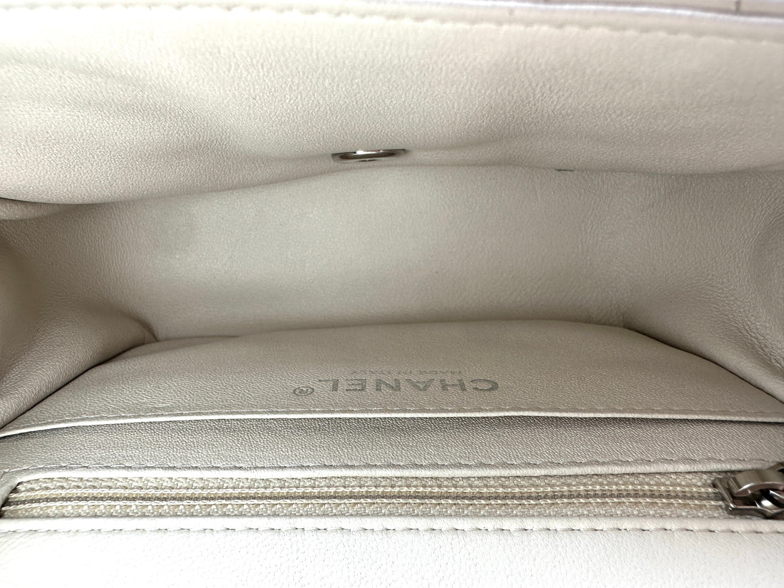 Chanel Classic Flap White Chevron Quilted Lambskin Flap Bag(30***43) IRIS234