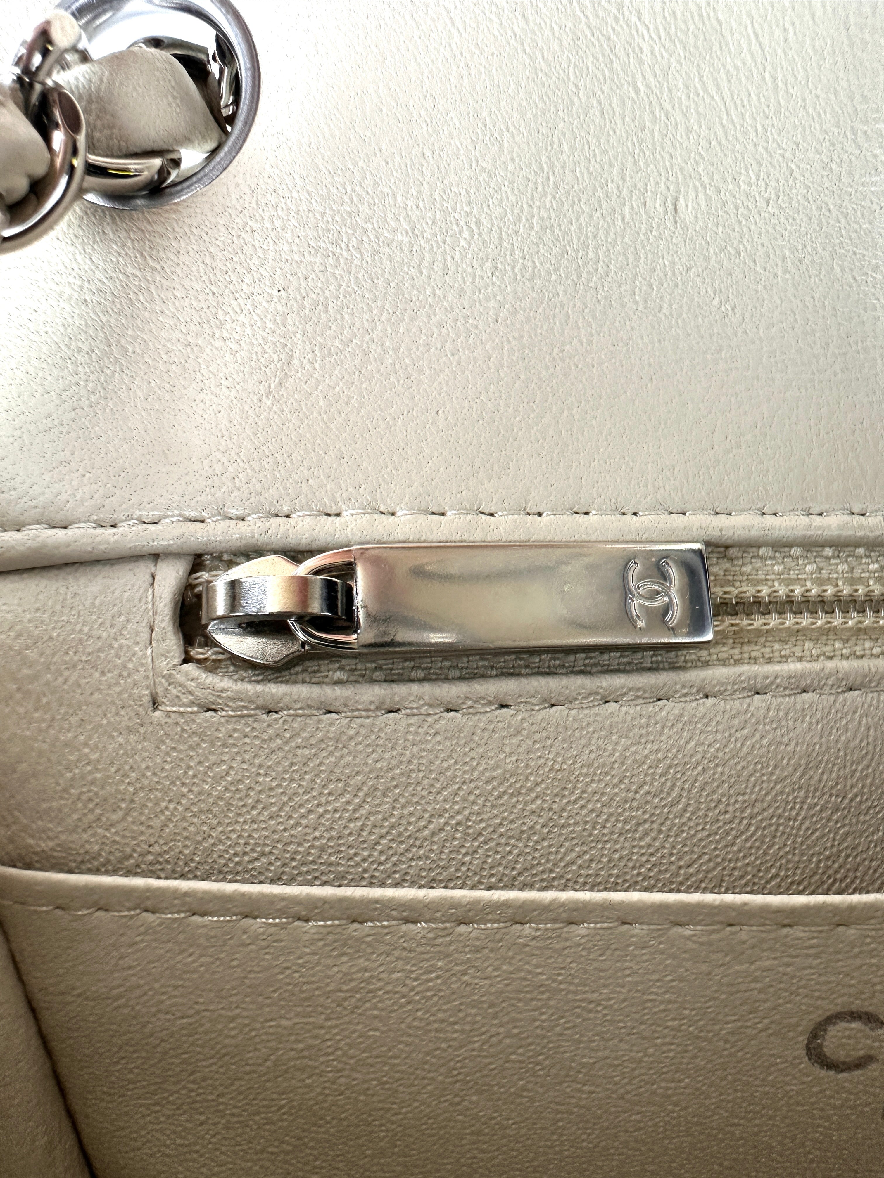 Chanel Classic Flap White Chevron Quilted Lambskin Flap Bag(30***43) IRIS234