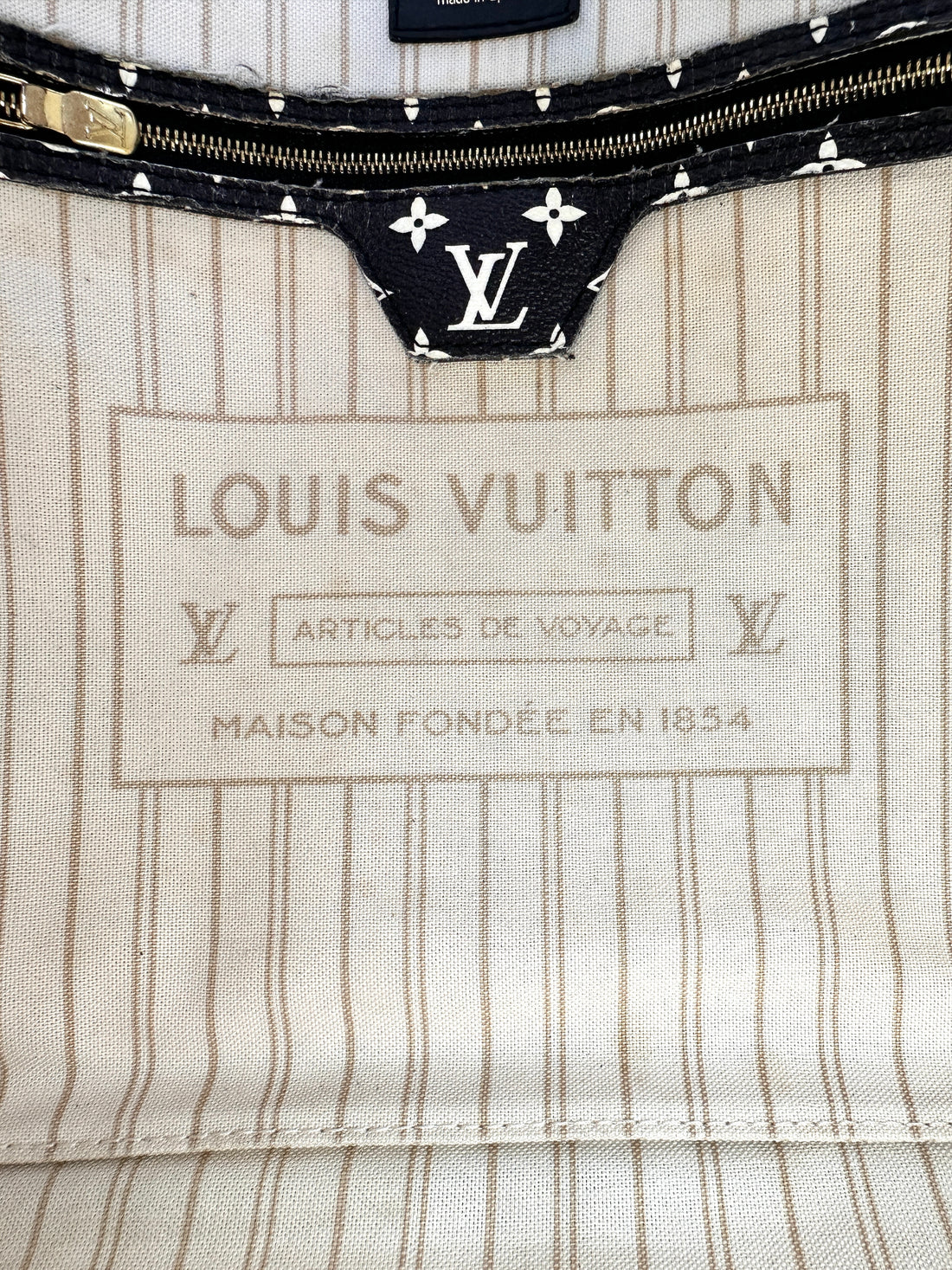 Louis Vuitton Crafty Neverfull Orange/White Monogram Giant Tote Handle Bag LV2869