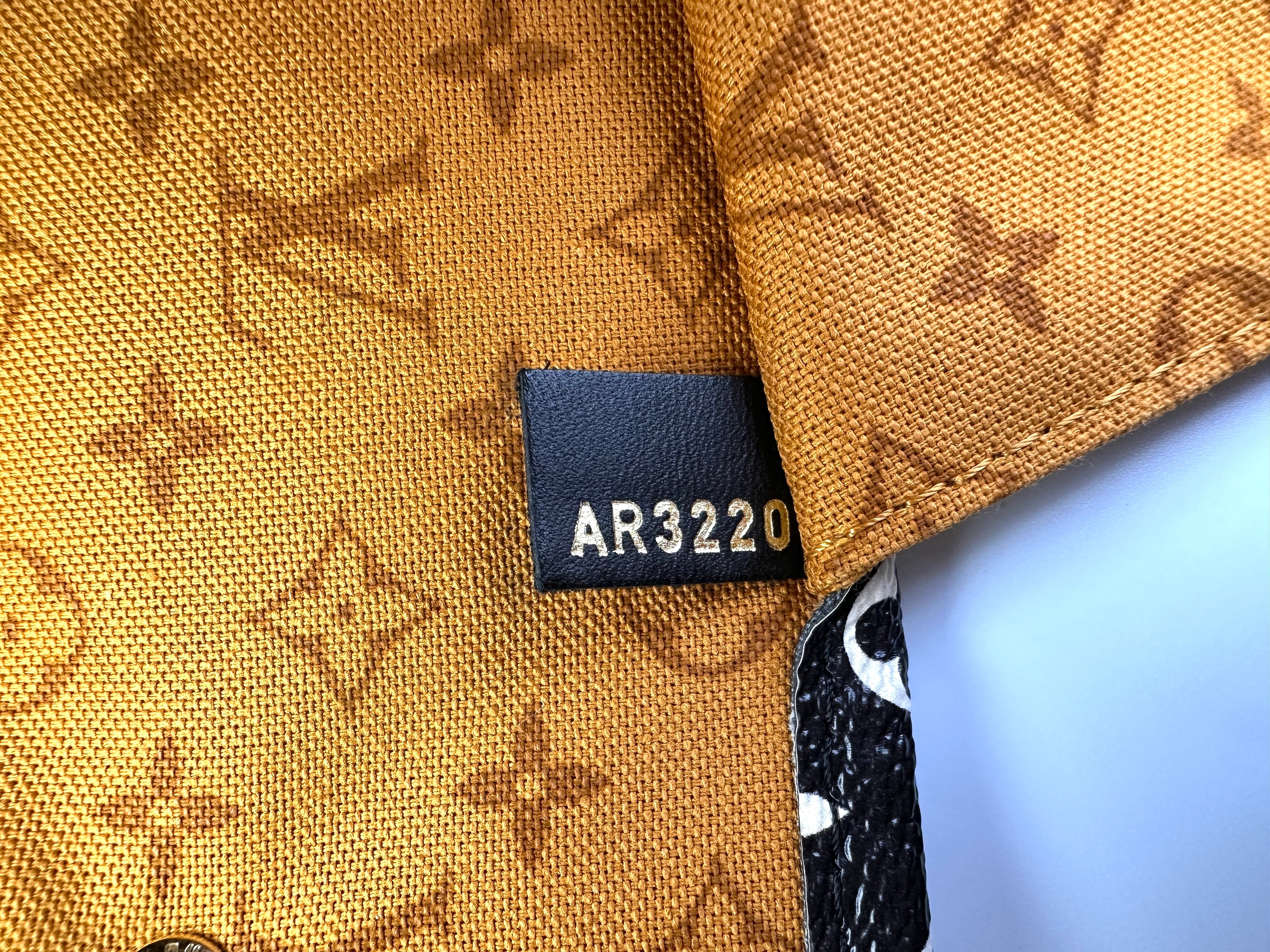 Louis Vuitton Neverfull MM Crafty Caramel/White Gaint Monogram Canvas Tote Bag LV2870