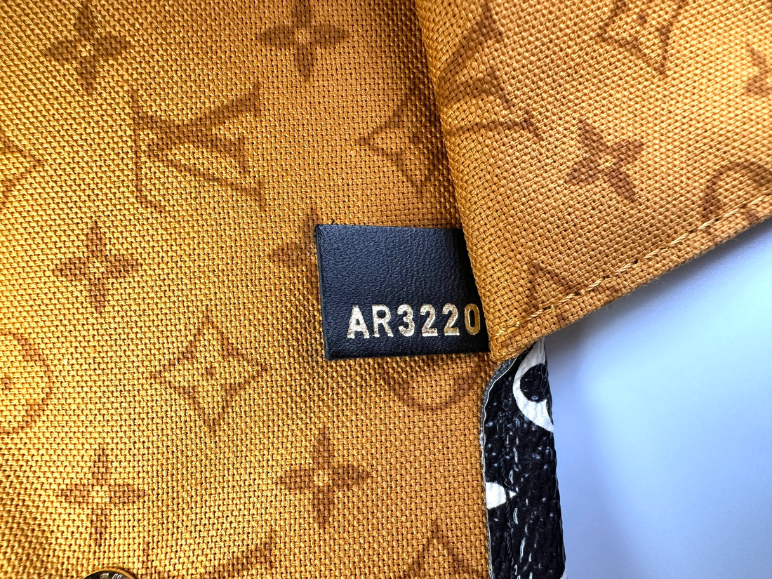 Louis Vuitton Neverfull MM Crafty Caramel/White Gaint Monogram Canvas Tote Bag LV2870