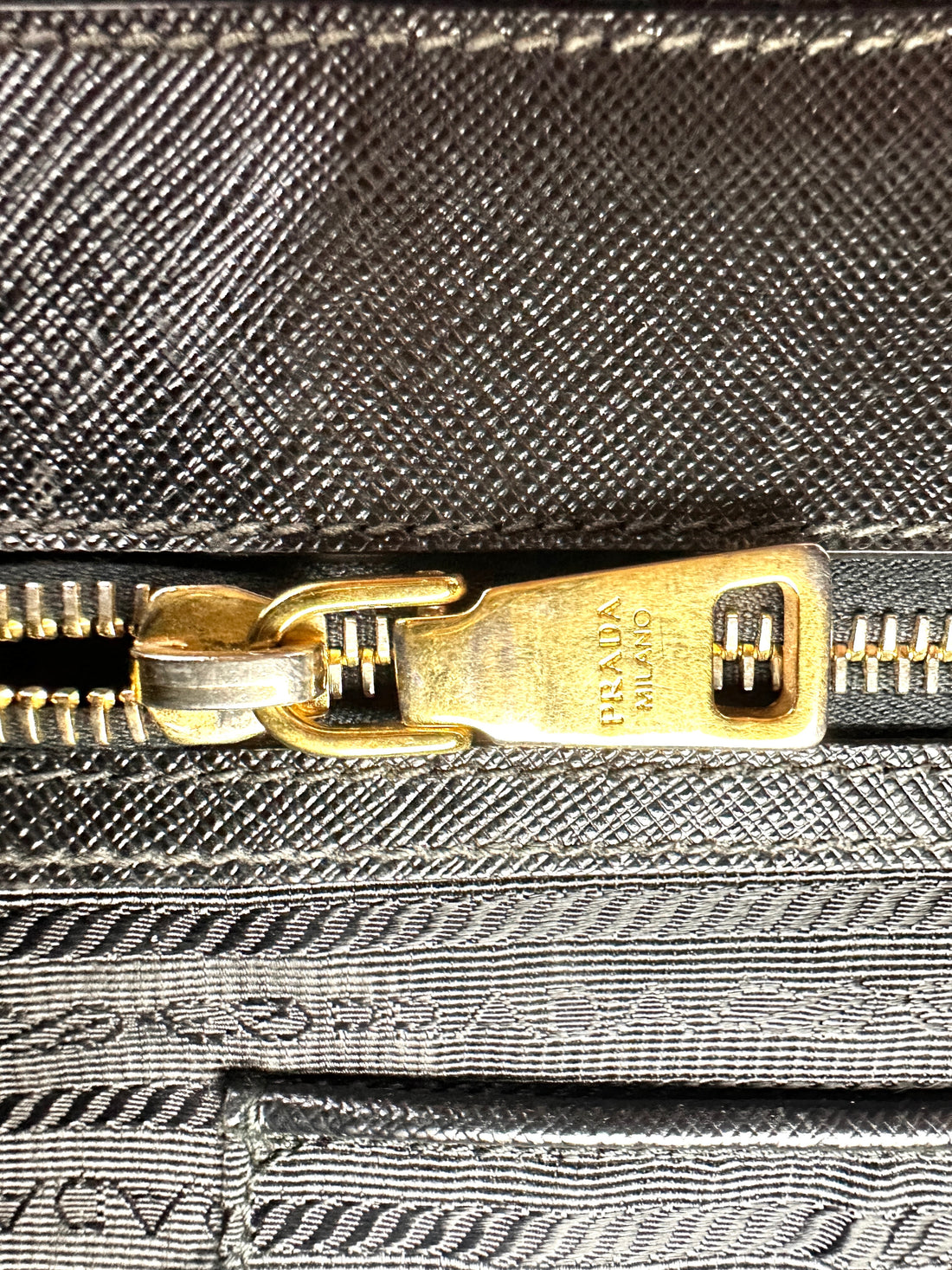 Prada Galleria Black Saffiano Leather Medium Size Handle Bag PR406