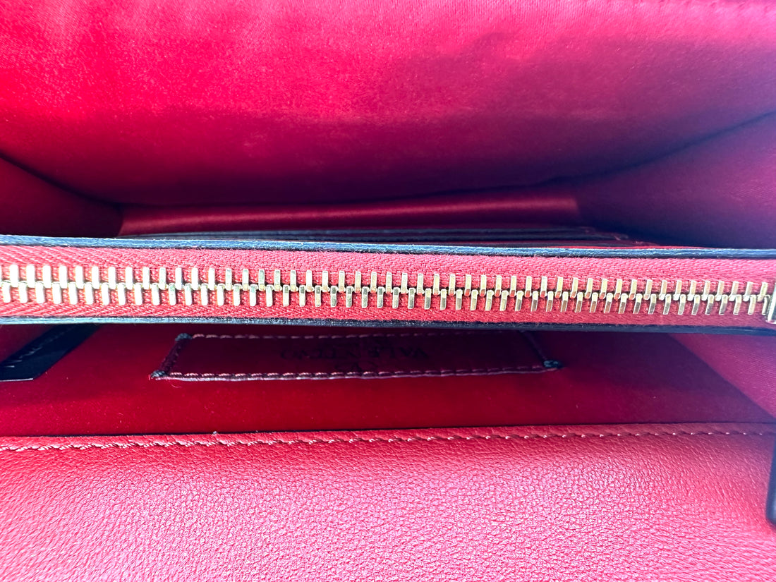 Valentino Garavani Rockstud Red Leather Shoulder Bag VT30