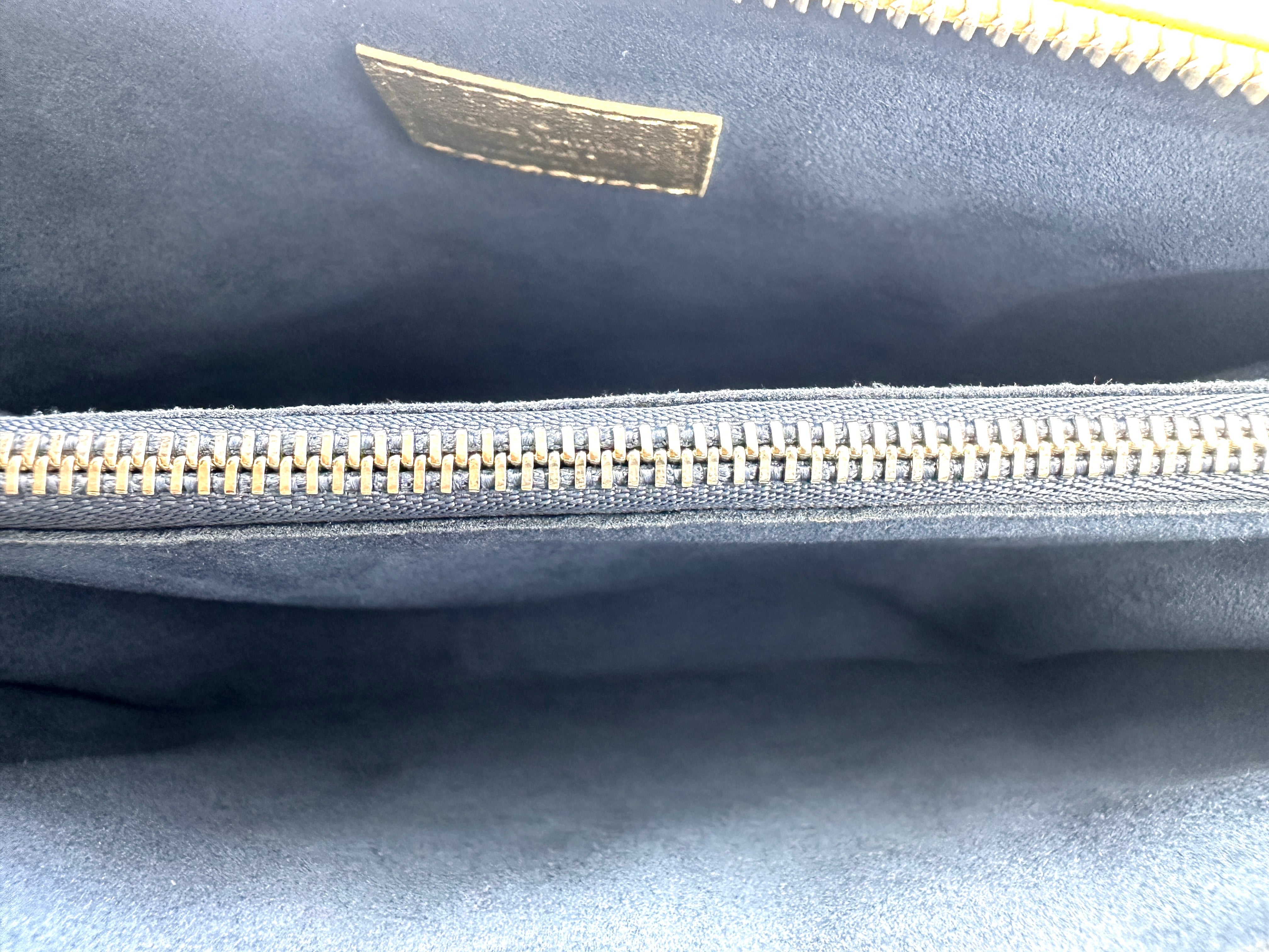 Louis Vuitton Pochette Coussin Gold Monogram Embossed Leather Shoulder Bag LV2872